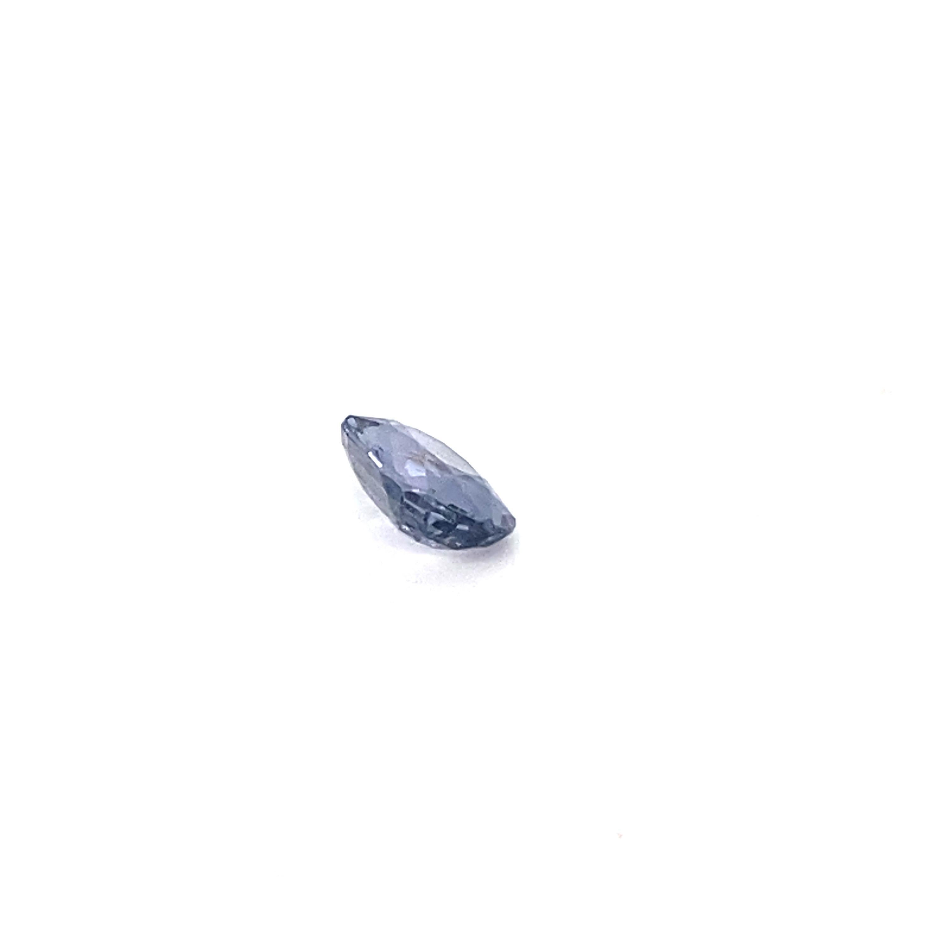 1,6 Karat Ovale Form Natürlicher Violetter Spinell Loser Edelstein im Angebot 4