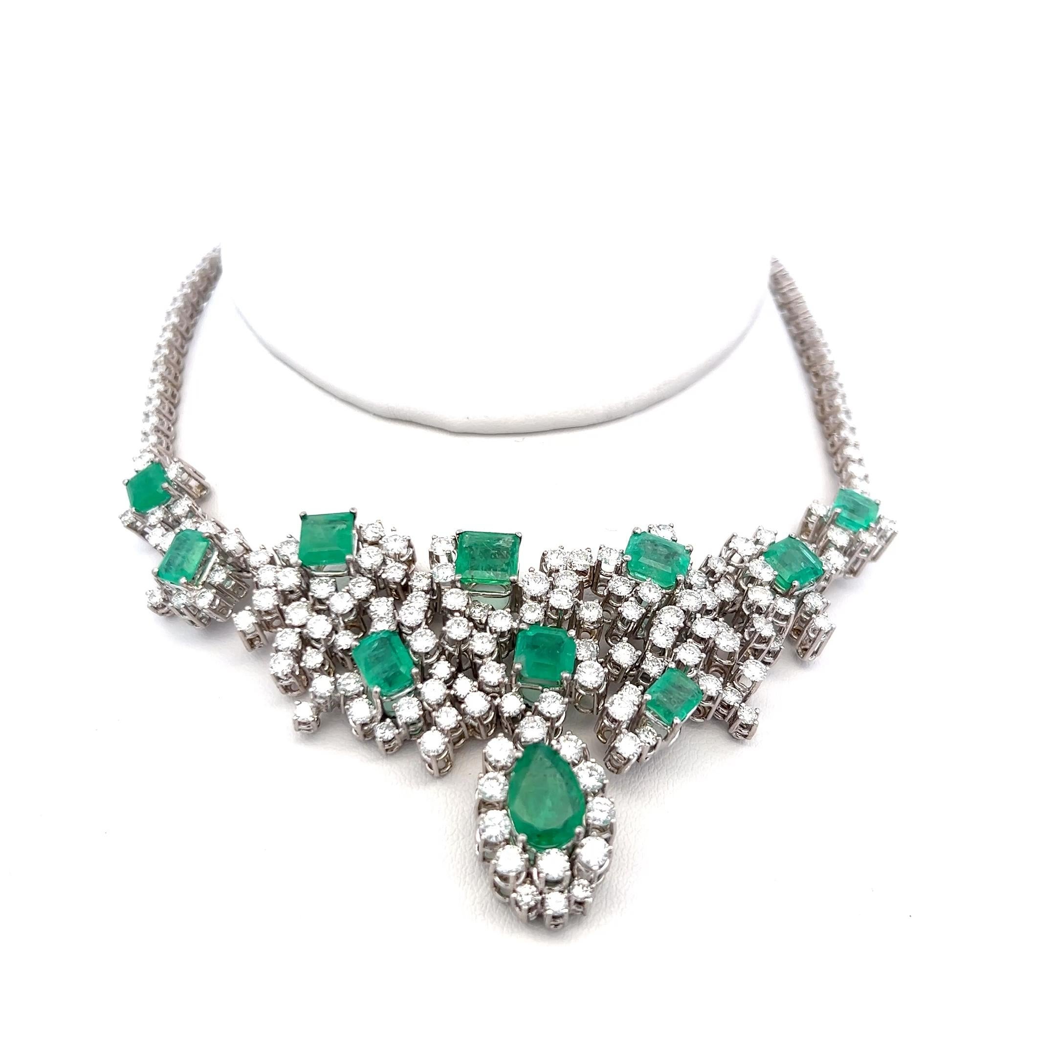 Collar de diamantes redondos y brillantes de 16 quilates y esmeraldas de 10,50 quilates en oro de 18 quilates en venta 2