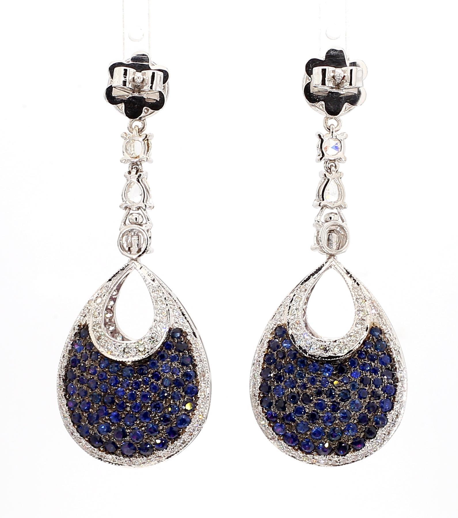 La boucle d'oreille à double changement de couleur est un accessoire unique et accrocheur qui ne manquera pas de faire tourner les têtes où que vous alliez. Cette boucle d'oreille est conçue pour ajouter une touche d'excitation et de magie à vos