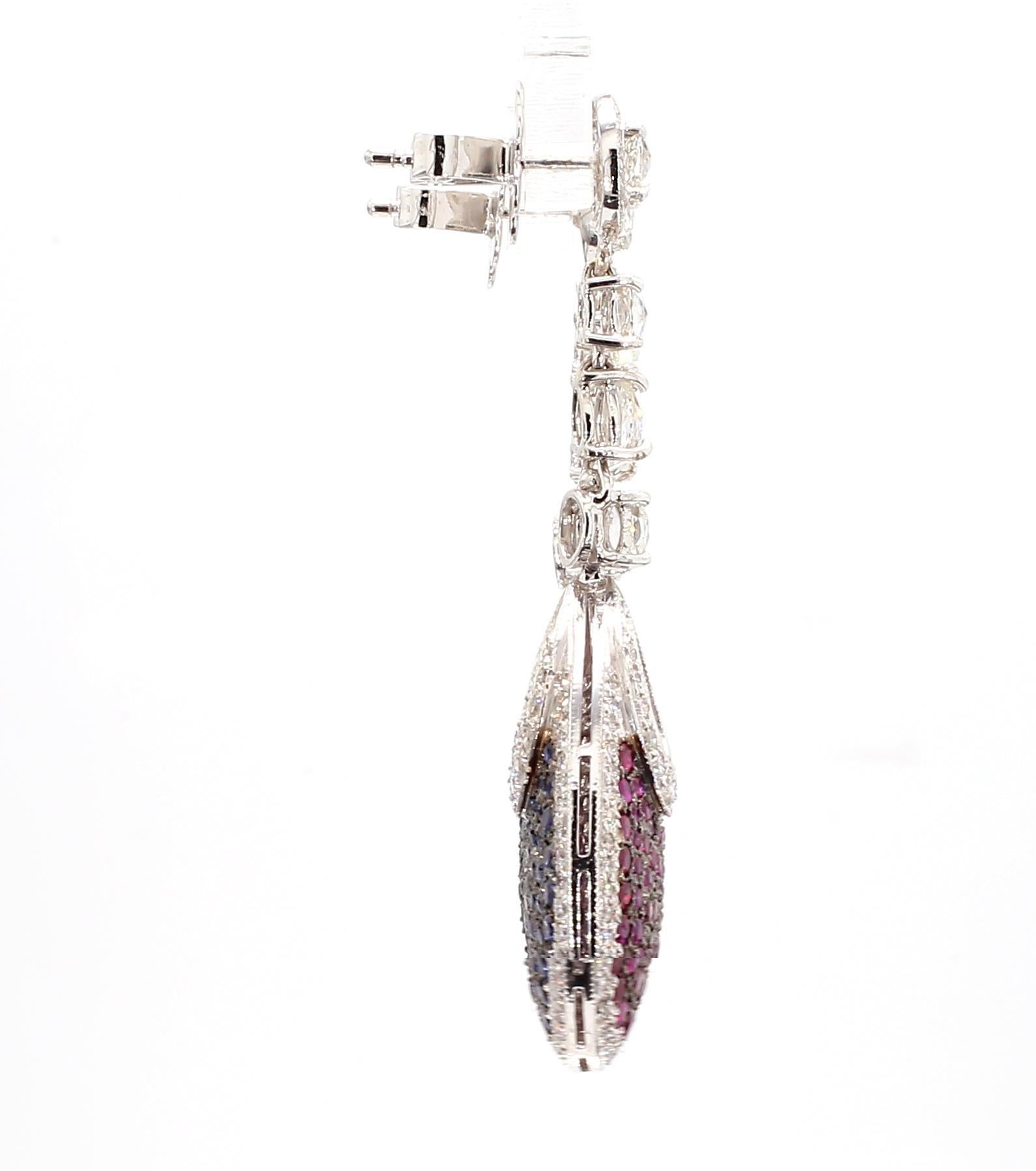 Boucles d'oreilles en or 18 carats double couleur avec rubis de 16 carats et diamants de 4,42 carats en vente 1