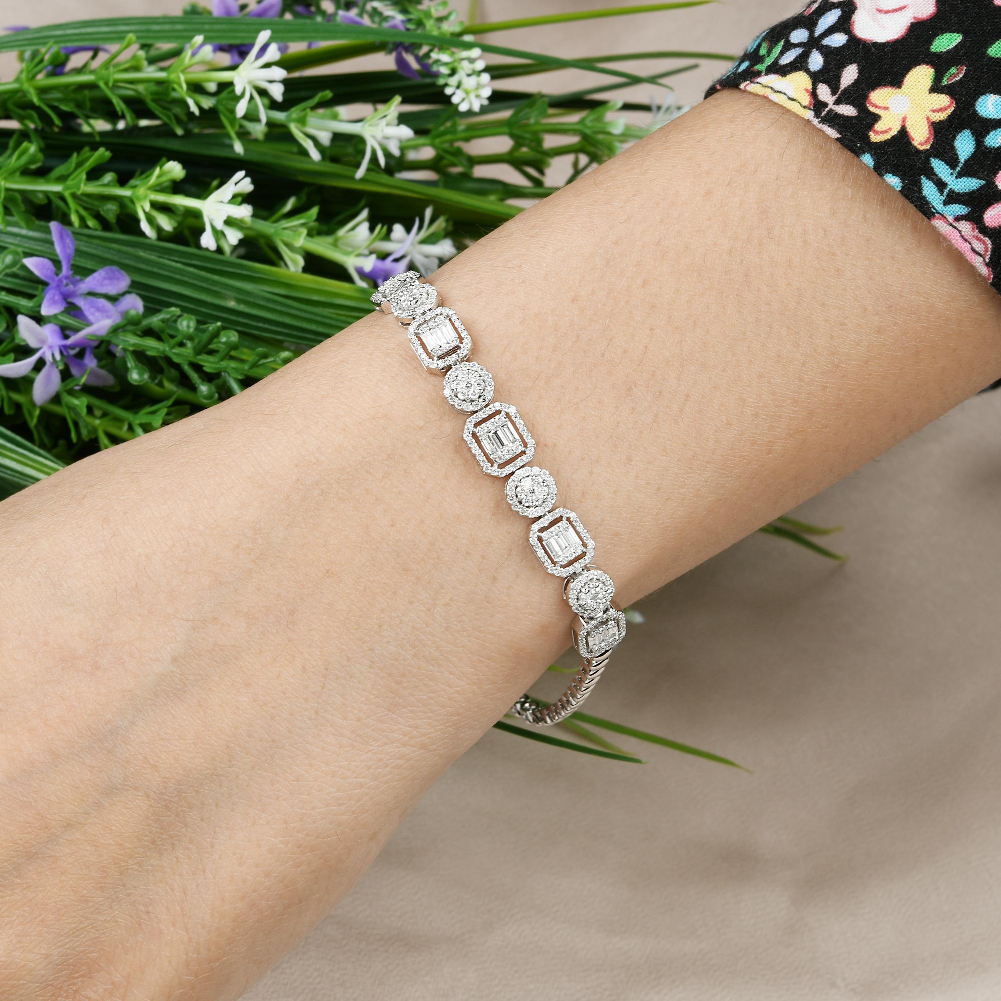 1,6 Carati SI Chiarezza HI Colore Diamante Halo Oro Bianco 14k Bracciale a maglie Regalo per Lei 
Il design mostra un accattivante motivo di diamanti alternati con taglio smeraldo e taglio rotondo, ciascuno circondato da un'aureola di diamanti più