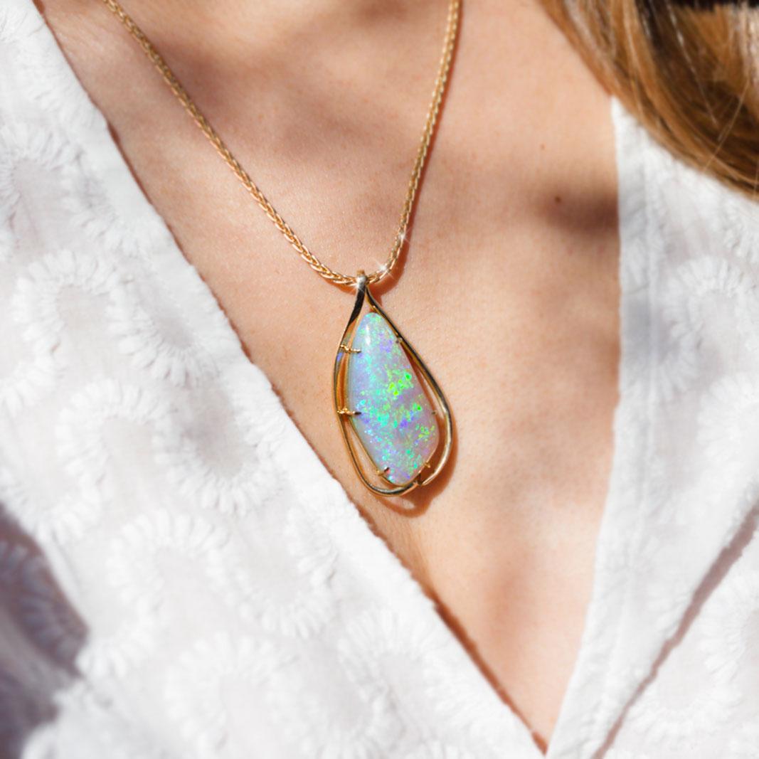 Modern 16 Carat Solid Australian Crystal Opal 18 Carat Yellow Gold Vintage Pendant
