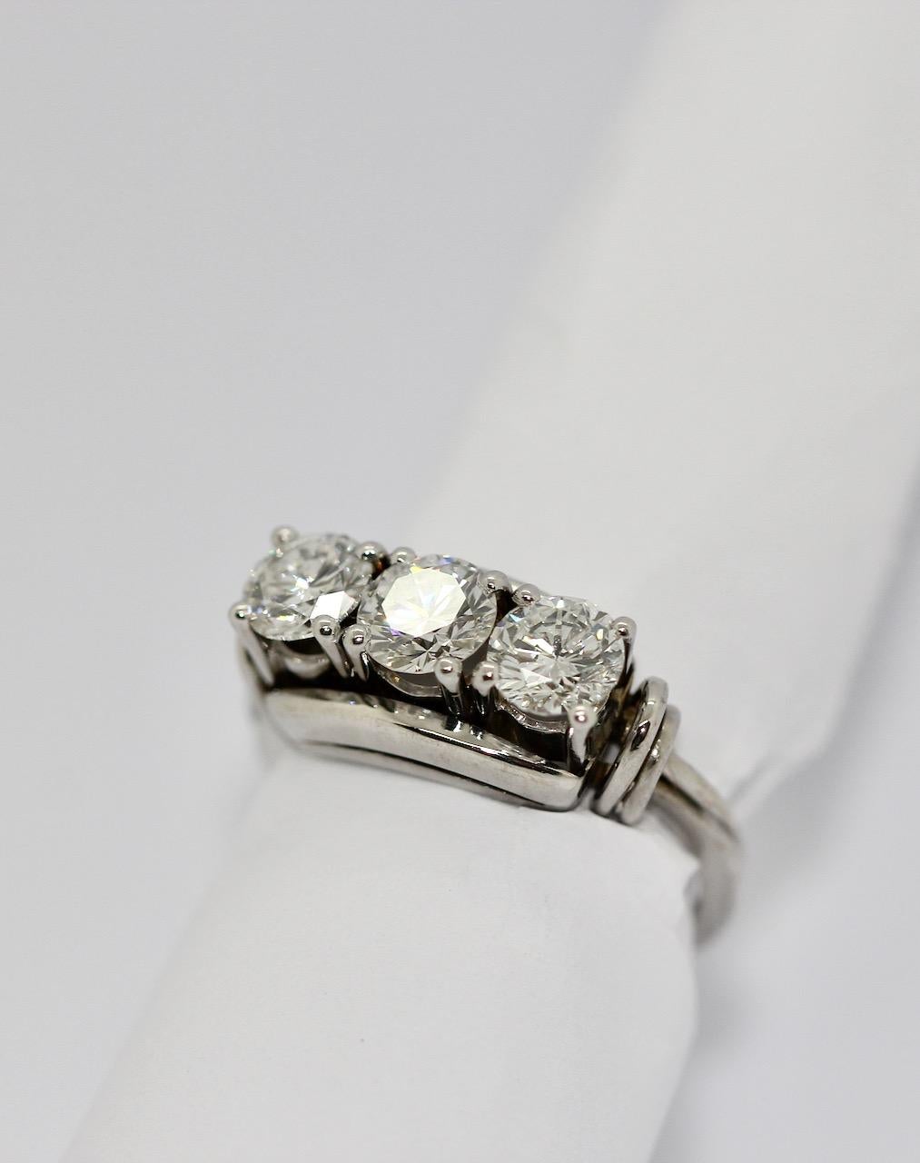 1.6 Carat three stone Diamond, Solitaire Ring, 18 Karat White Gold For Sale 4