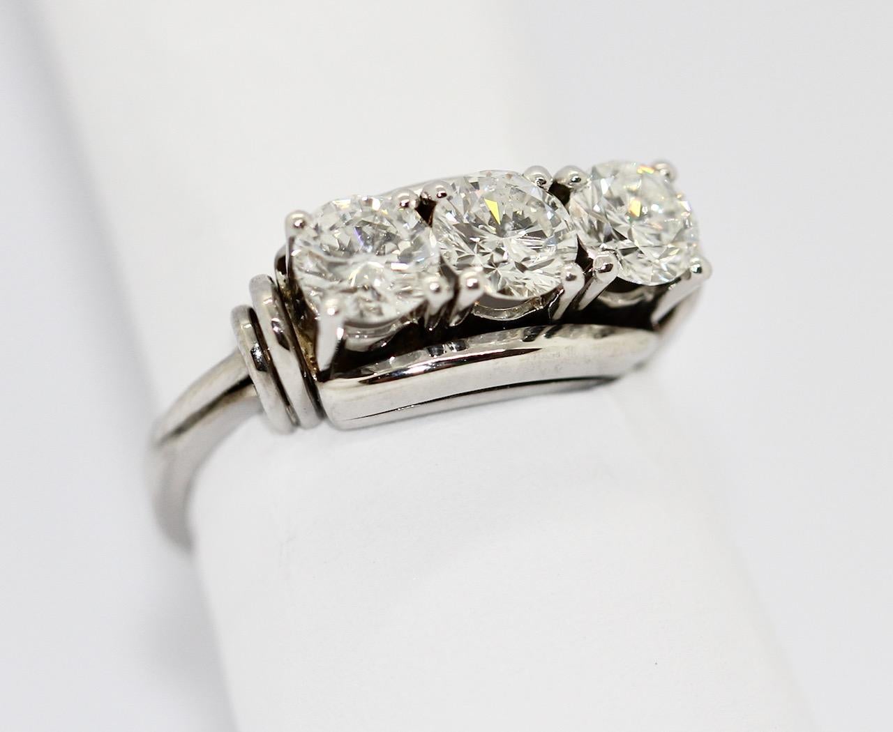1.6 Carat three stone Diamond, Solitaire Ring, 18 Karat White Gold For Sale 3