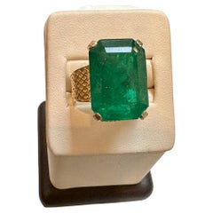 16 Carat Zambian Natural Emerald Cut Emerald Ring 14 Karat Yellow Gold Vintage