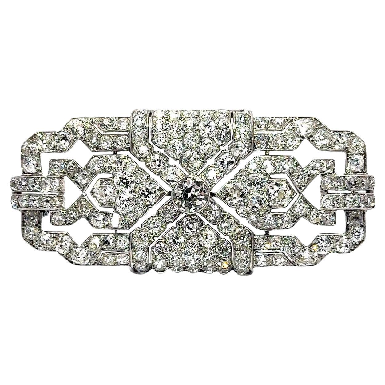 16 Carats Art Deco Diamond Platinum Brooch, Circa 1925