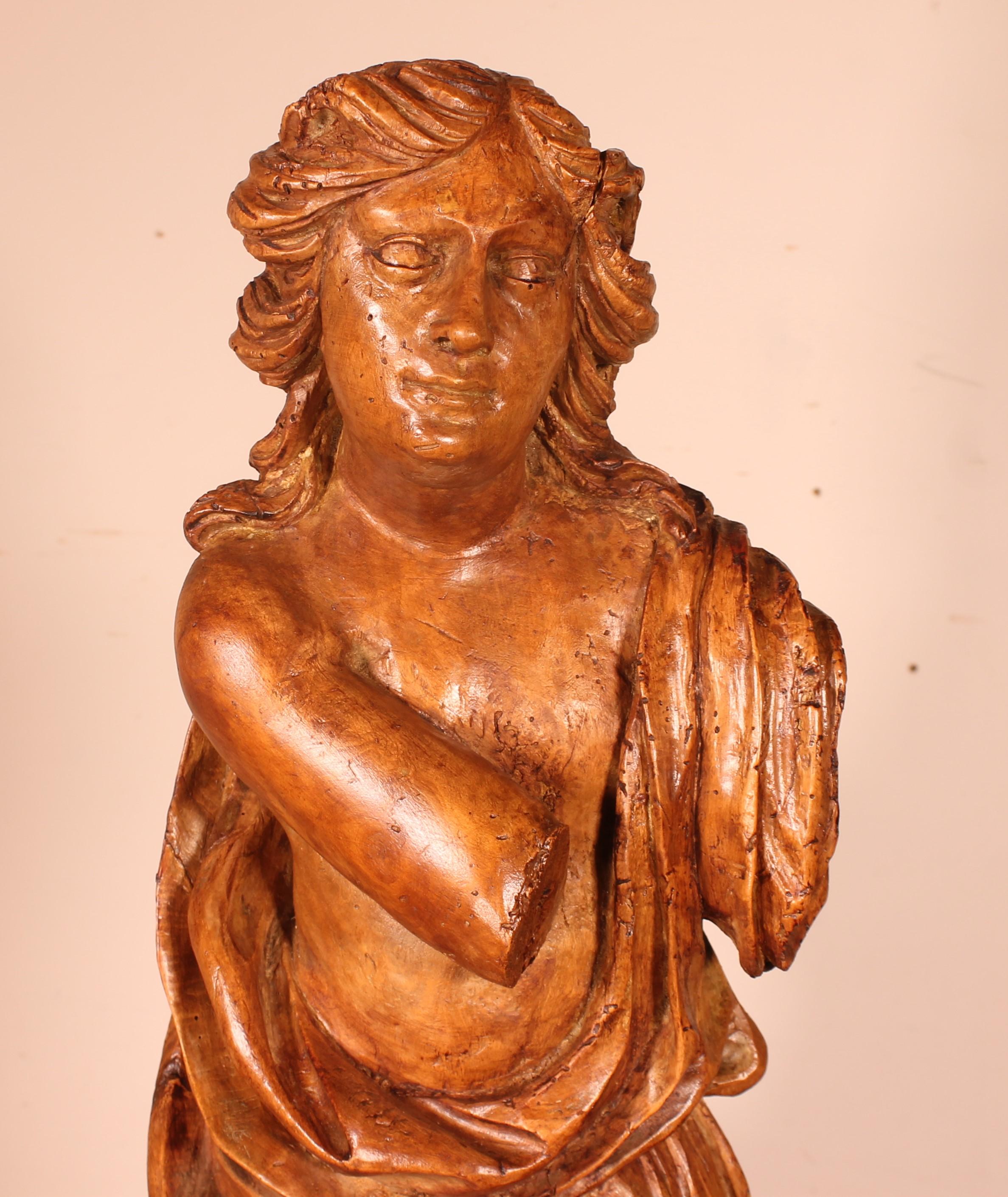 16th Century Walnut Sculptures from Germany For Sale 4