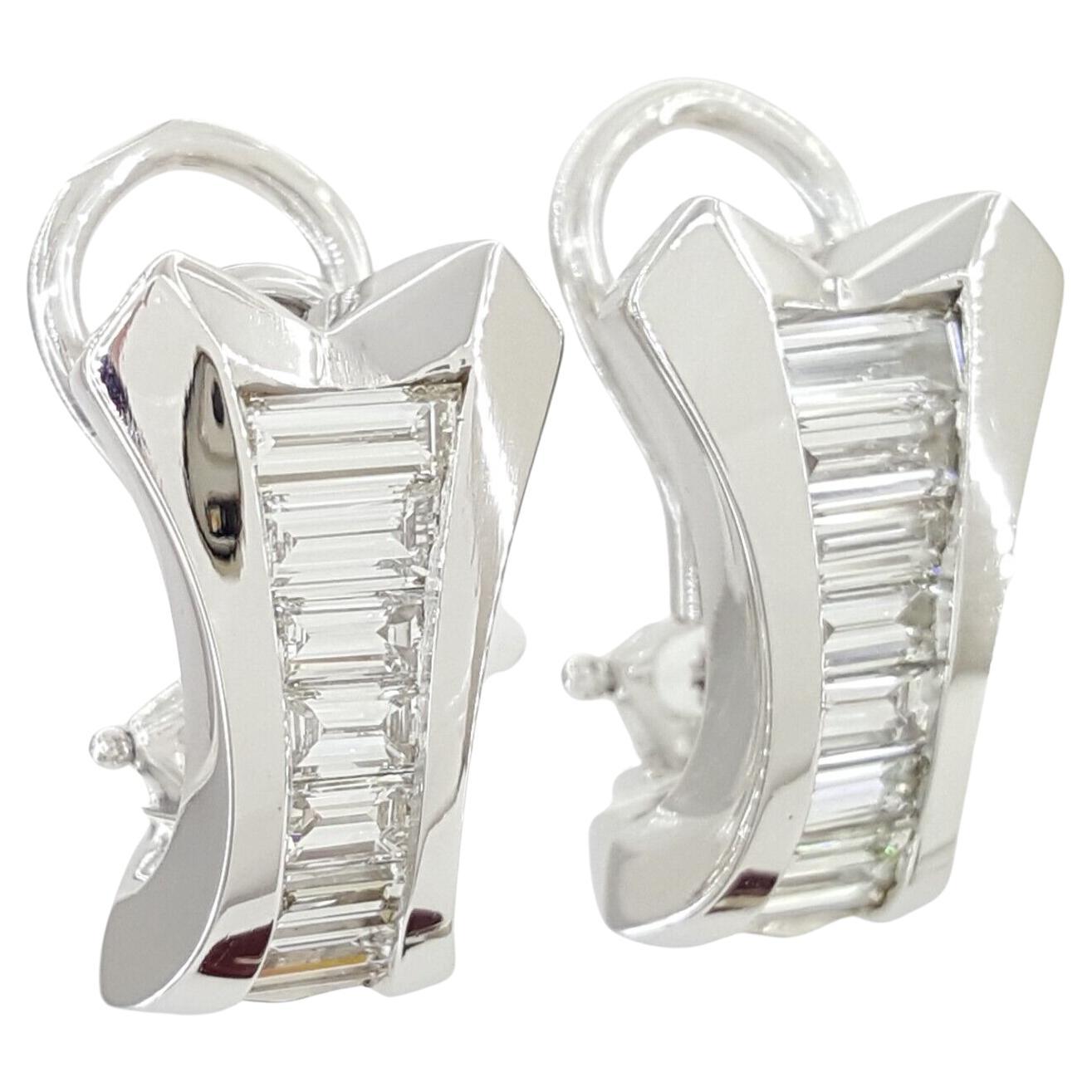 1.6 Karat Baguetteschliff Diamant-Ohrringe mit Kanalfassung 18k im Zustand „Hervorragend“ im Angebot in Chicago, IL