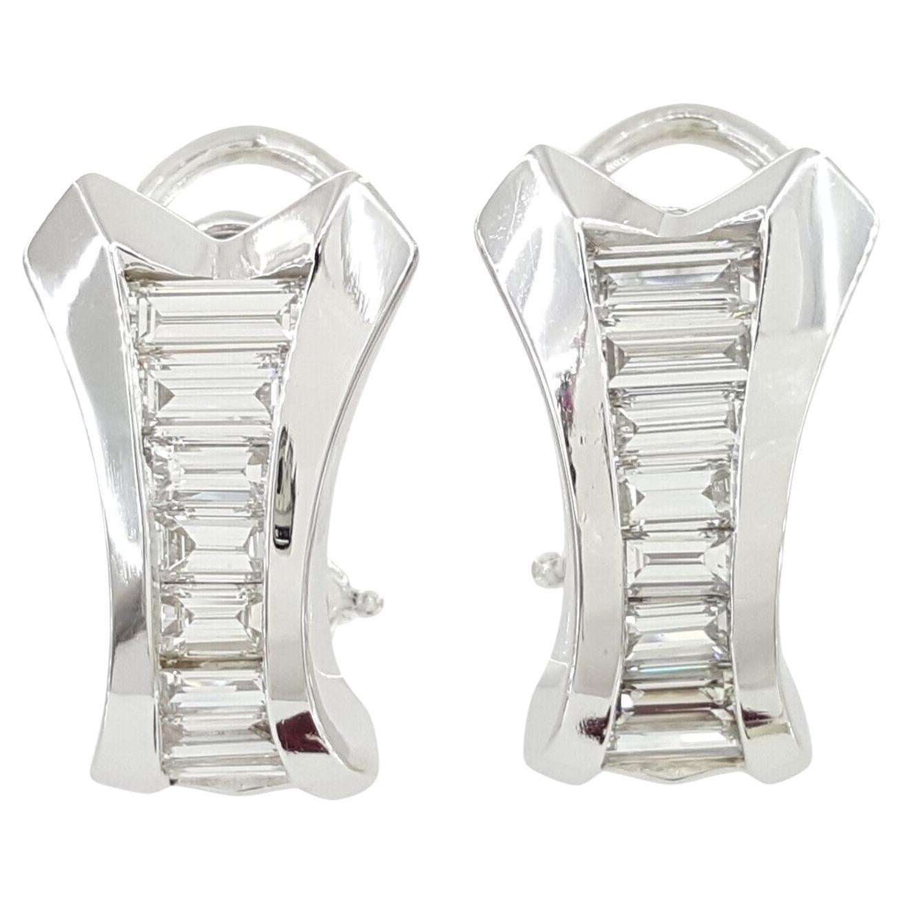 1.6 ct Baguette Cut Diamond Channel Set Earrings 18k  For Sale