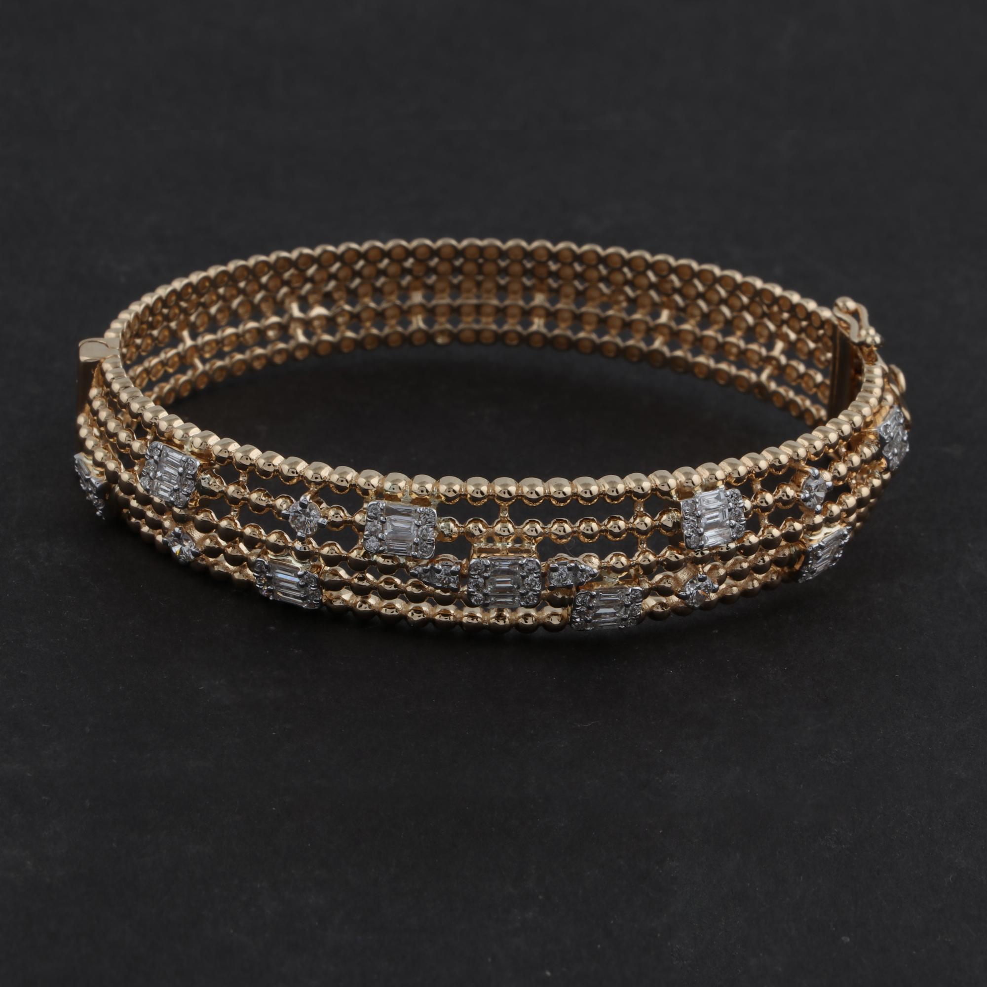 Bracciale largo con perline in oro giallo 14 carati con diamante Baguette da 1,6 ct SI/H In condizioni Nuovo in vendita a Diera, Dubai
