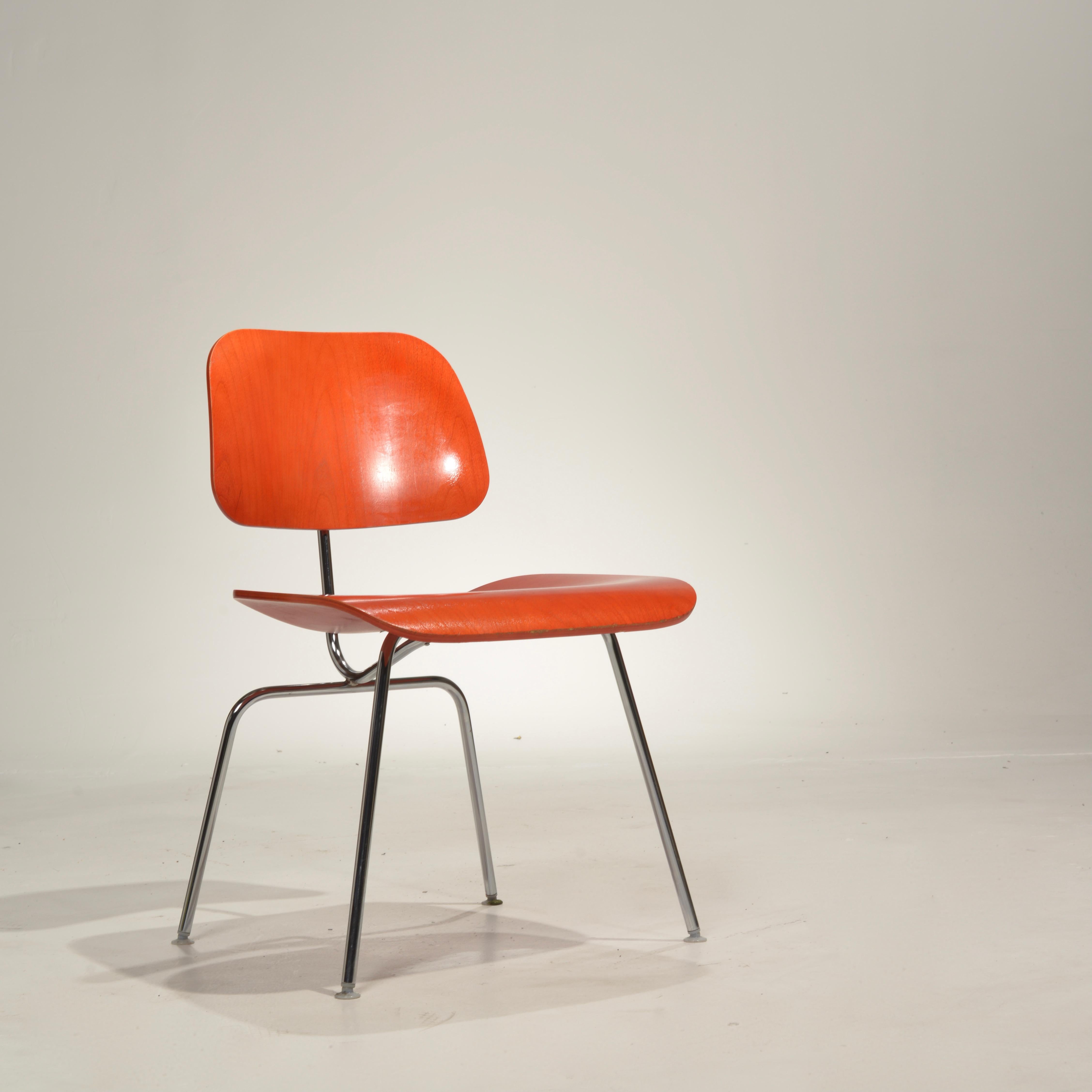 Américain 16 chaises DCM de Charles et Ray Eames pour Herman Miller en vente