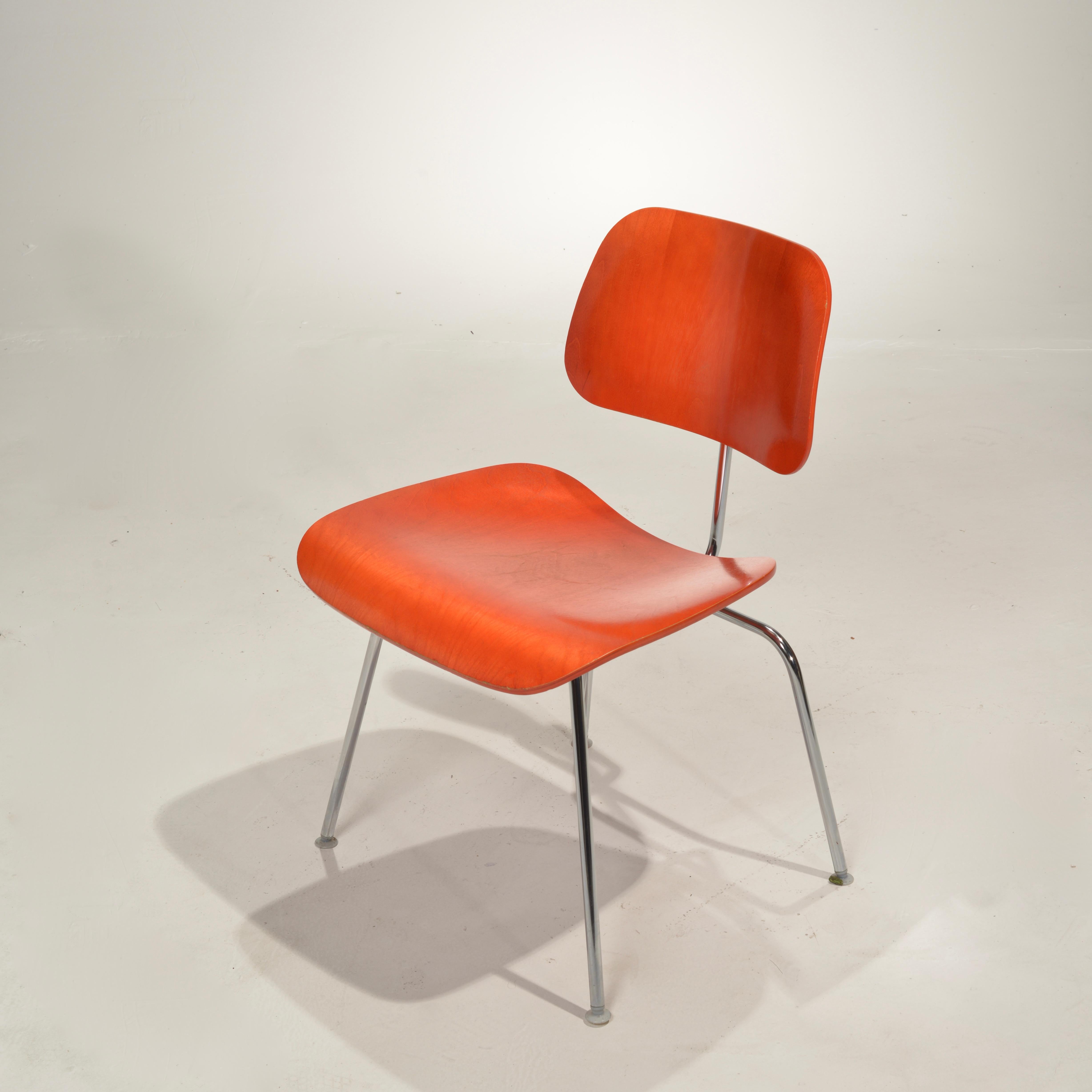 16 DCM Chairs by Charles and Ray Eames for Herman Miller For Sale 1