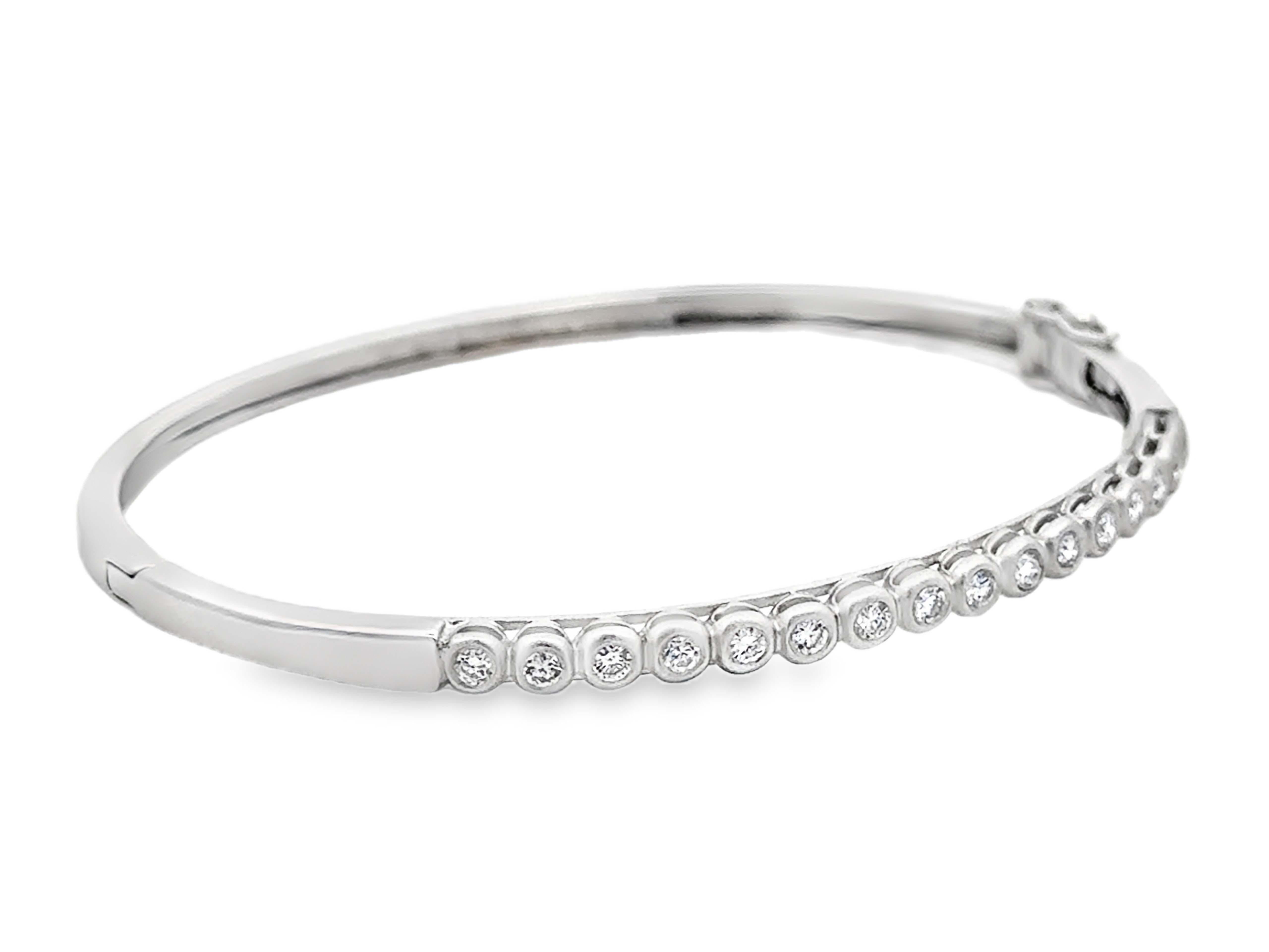 Taglio brillante Bracciale con 16 diamanti in oro bianco massiccio 18 carati in vendita