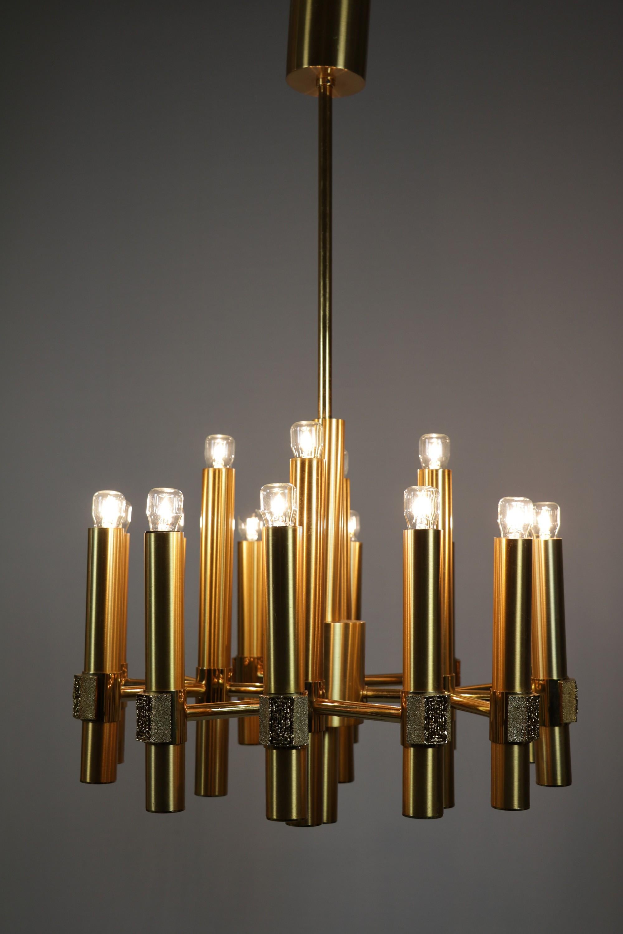 16-Flame Golden Chandelier by Angelo Brotto for Esperia, Italy, 1970s In Excellent Condition For Sale In Berlin, BE