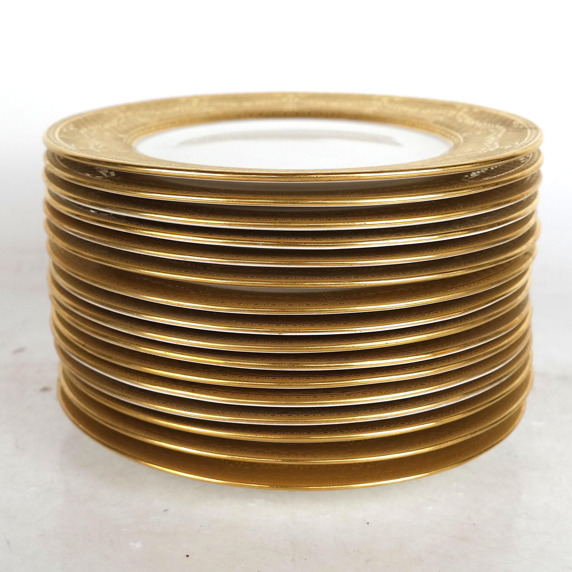 A fantastic set of dessert or first course plates with a nice wide collar of 24 karat acid etched gold banding. The perfect size you always need more of. These versatile gold and white plates will mix and match in nicely with all your fine tabletop.