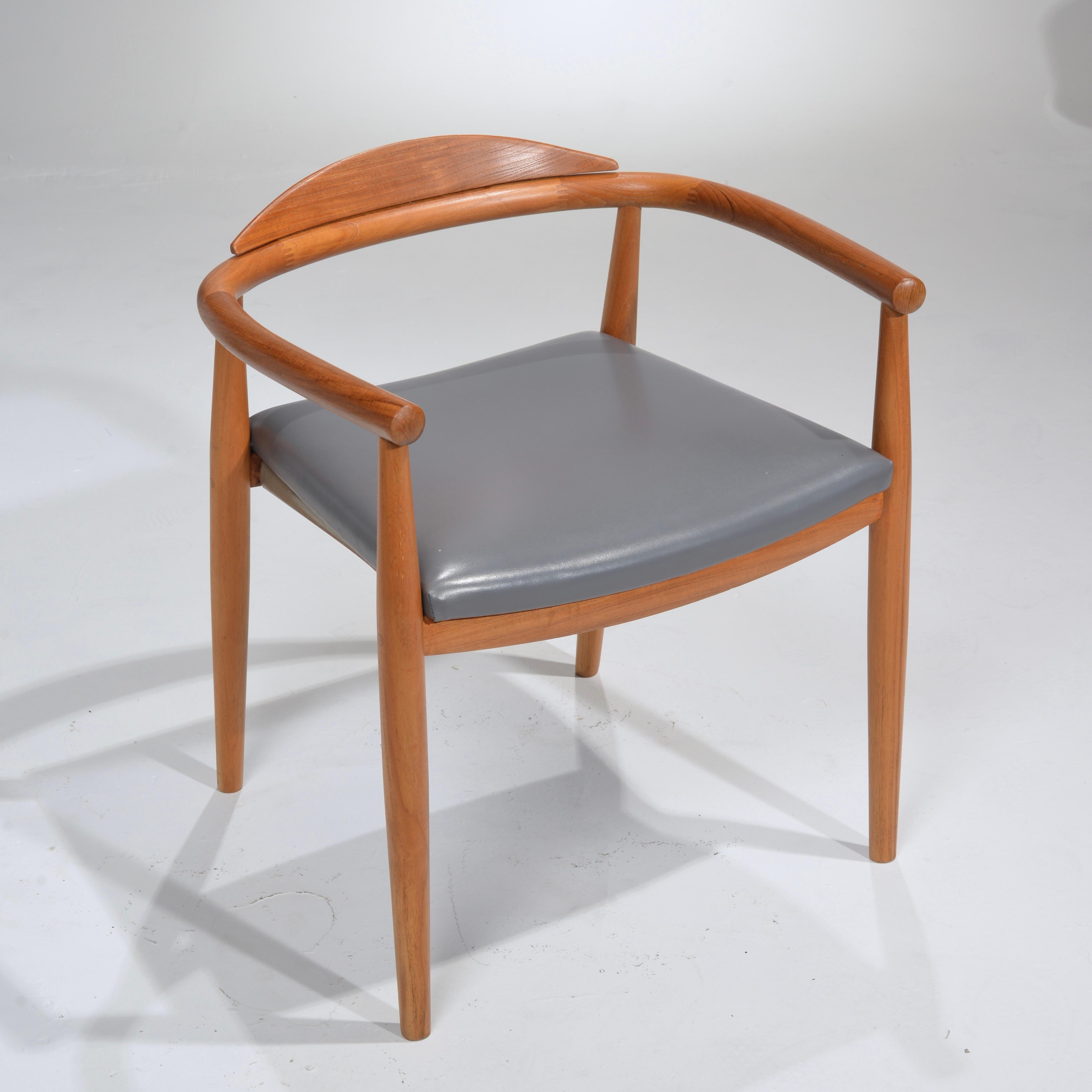 Scandinavian Modern 16 Hans Wegner Style Teak Chairs For Sale