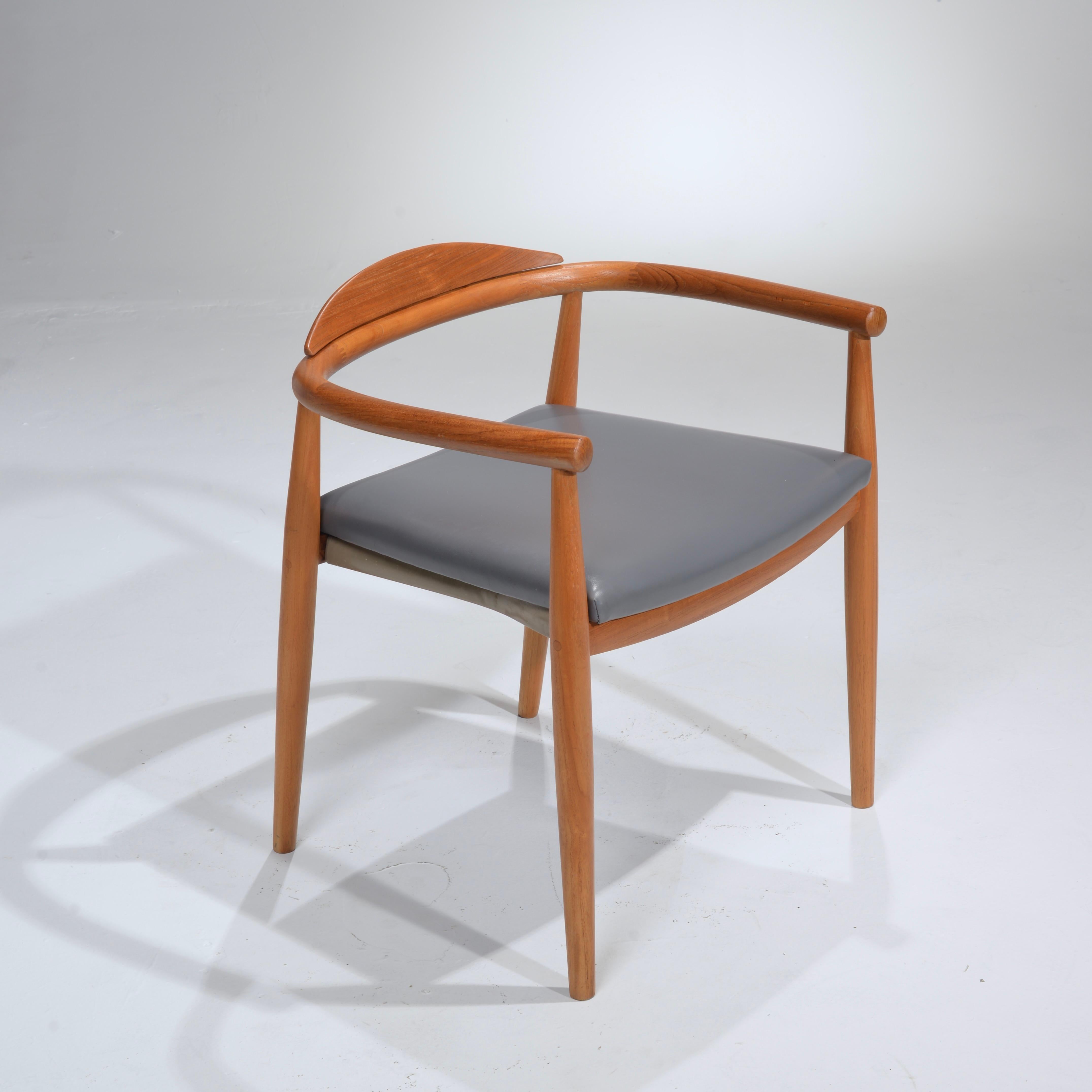 Danish 16 Hans Wegner Style Teak Chairs For Sale