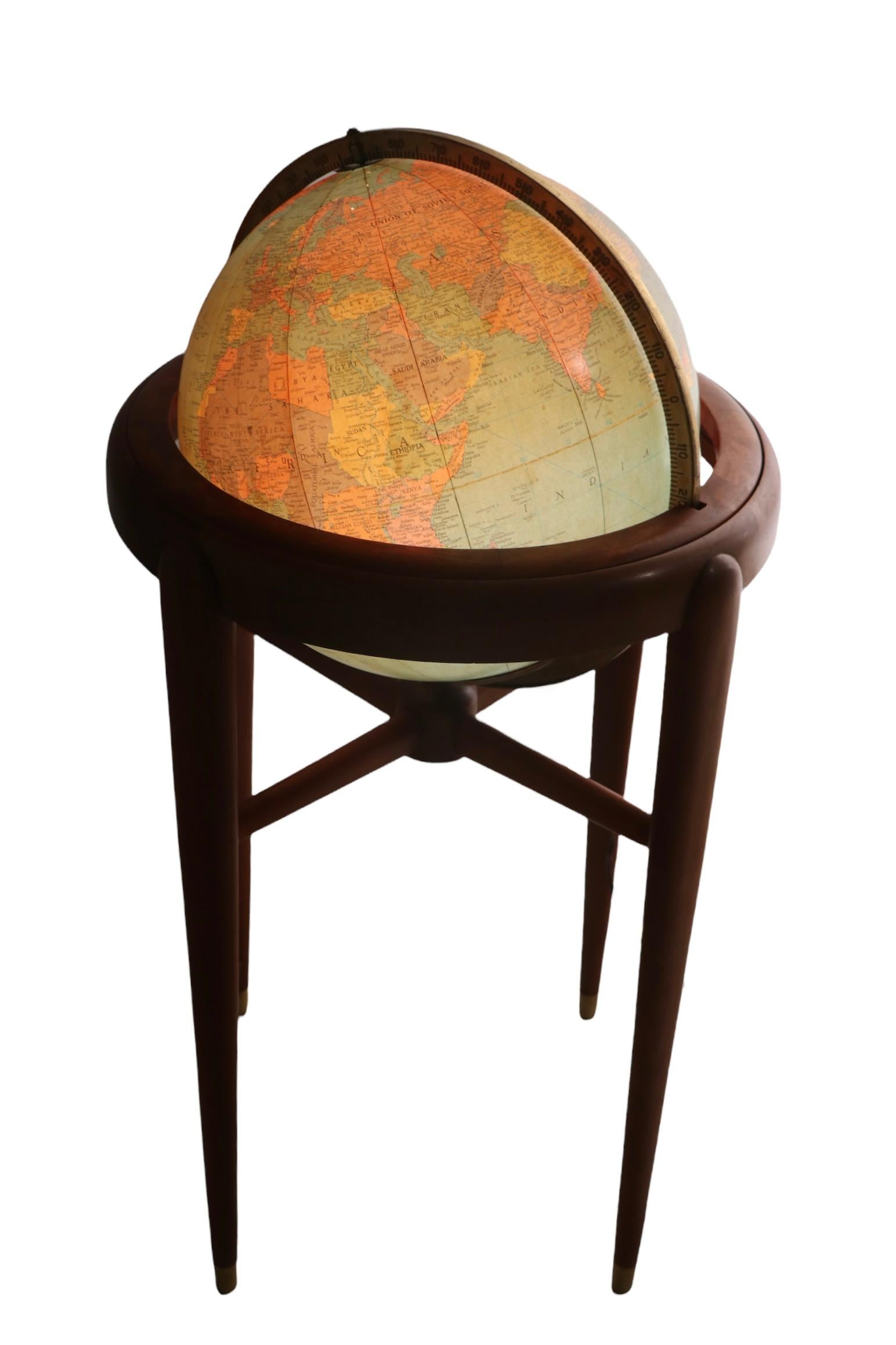 Floor Model Light Up Globe by Replogle Ca. 1950/1960's In Good Condition For Sale In New York, NY