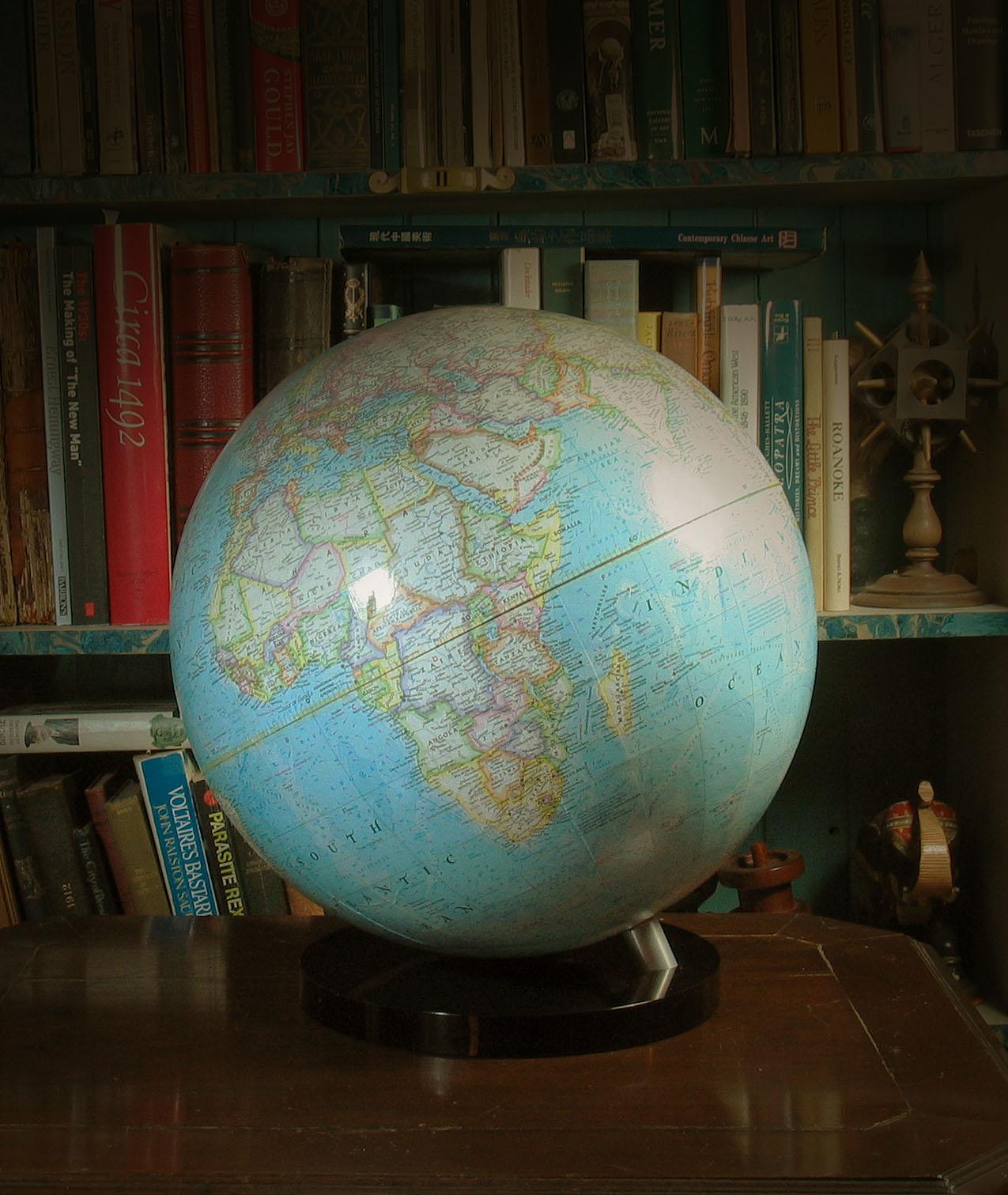 Américain Globe terrestre de 16 pouces 1986 National Geographic en vente