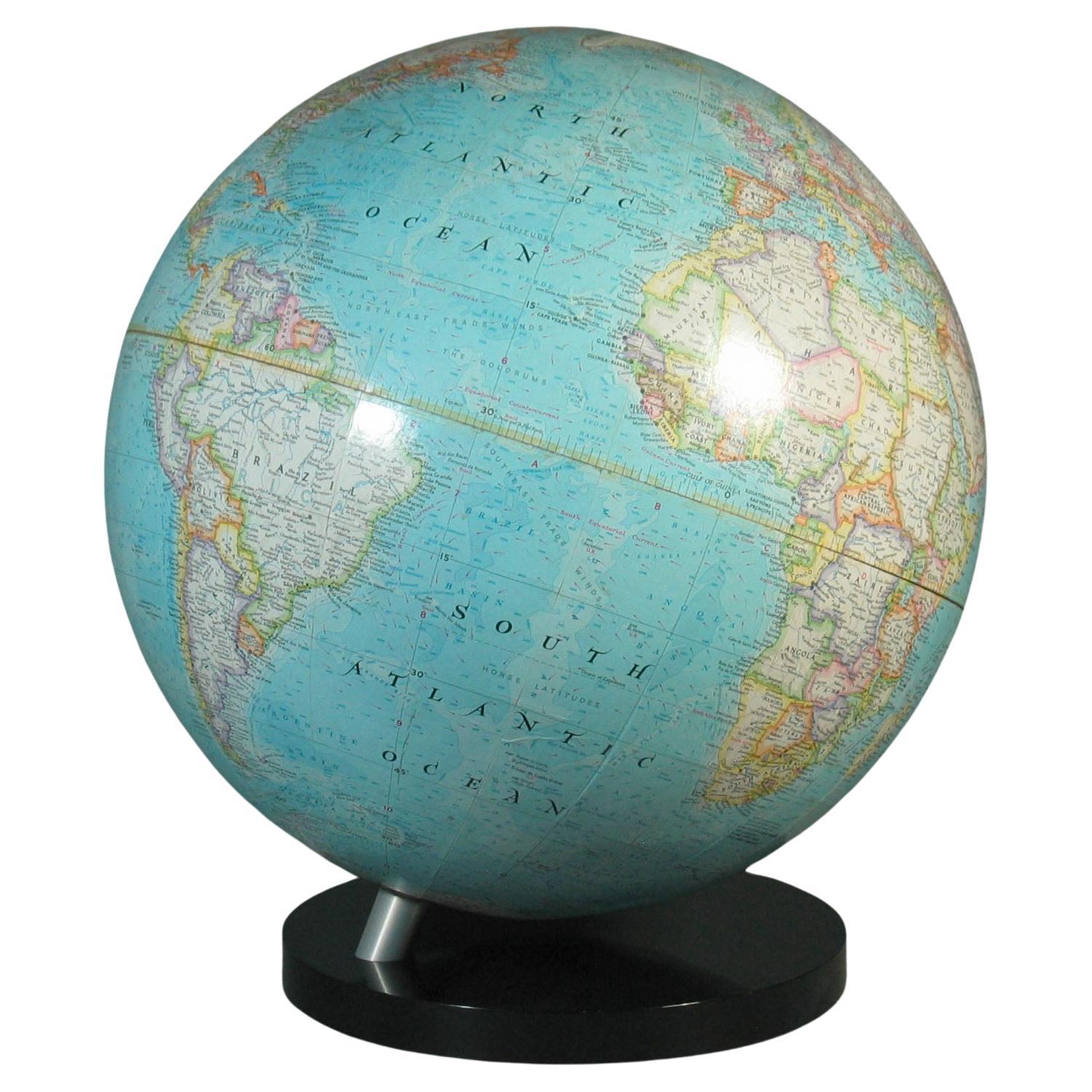 Globe terrestre de 16 pouces 1986 National Geographic en vente