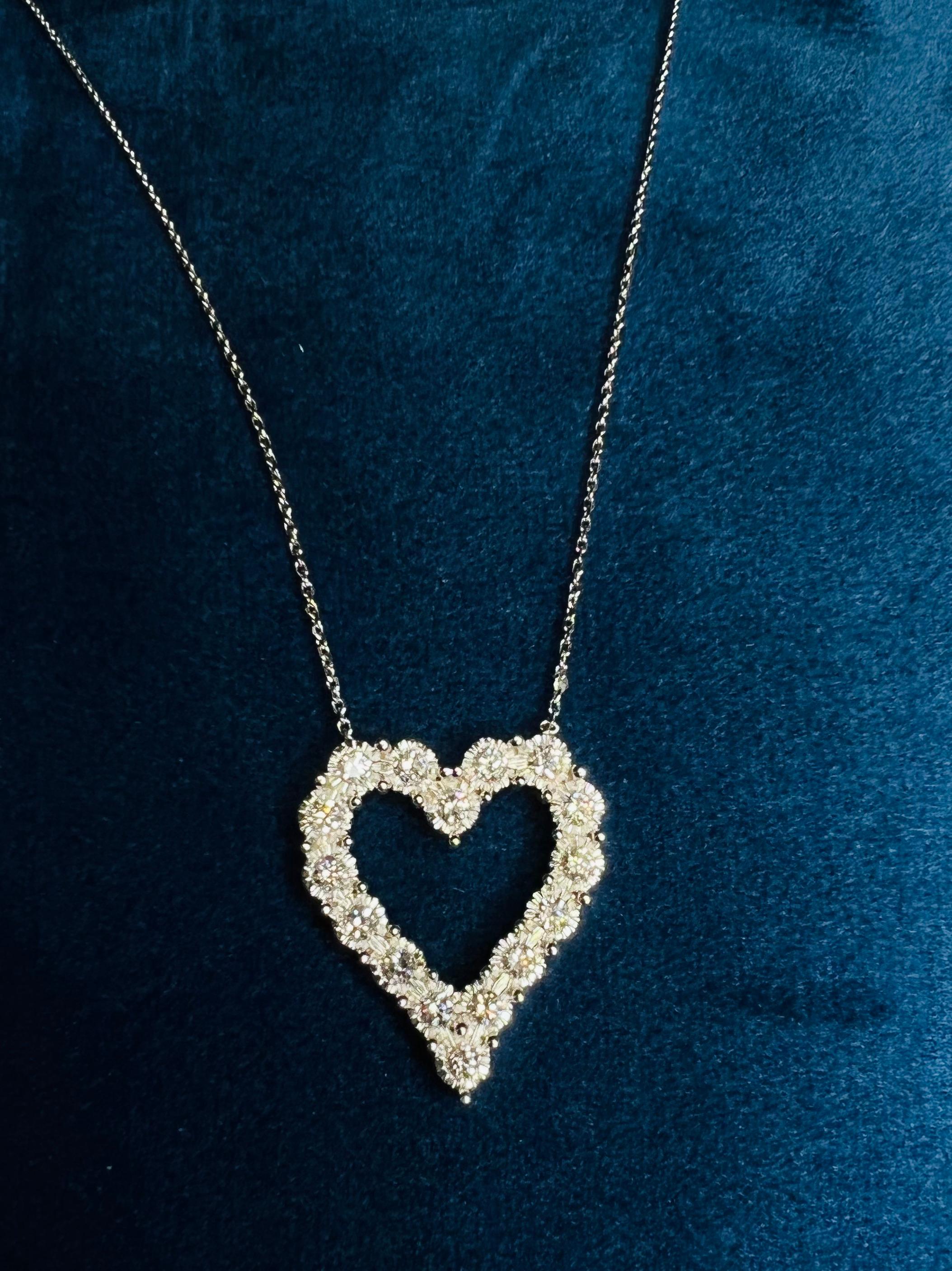 16 Inches 14k White Gold 0.75 Carat Round Diamonds Heart Necklace In New Condition For Sale In Los Angeles, CA