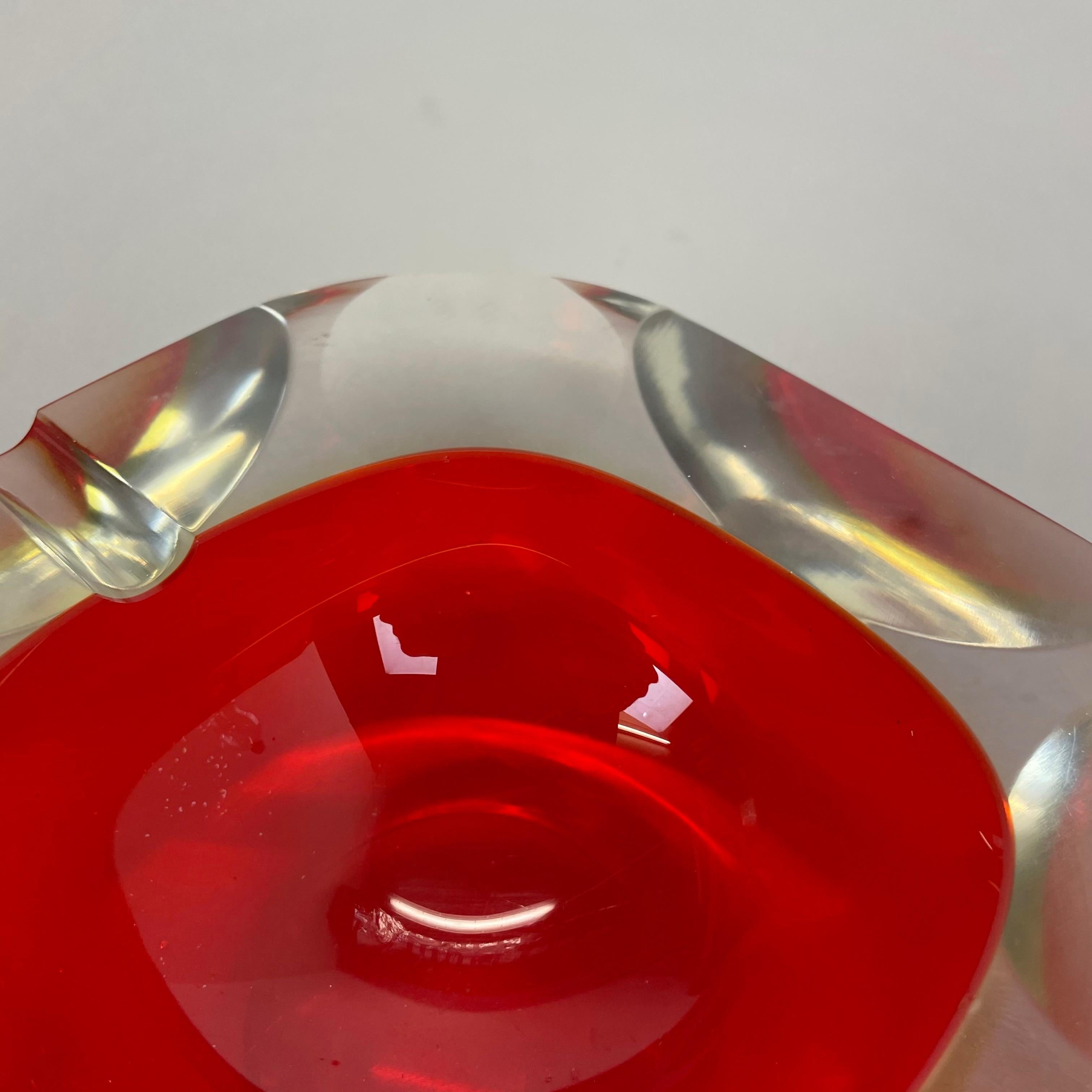 1, 6 kg Murano Glass Faceted Sommerso Bowl Element Ashtray, Murano, Italy, 1970s For Sale 4
