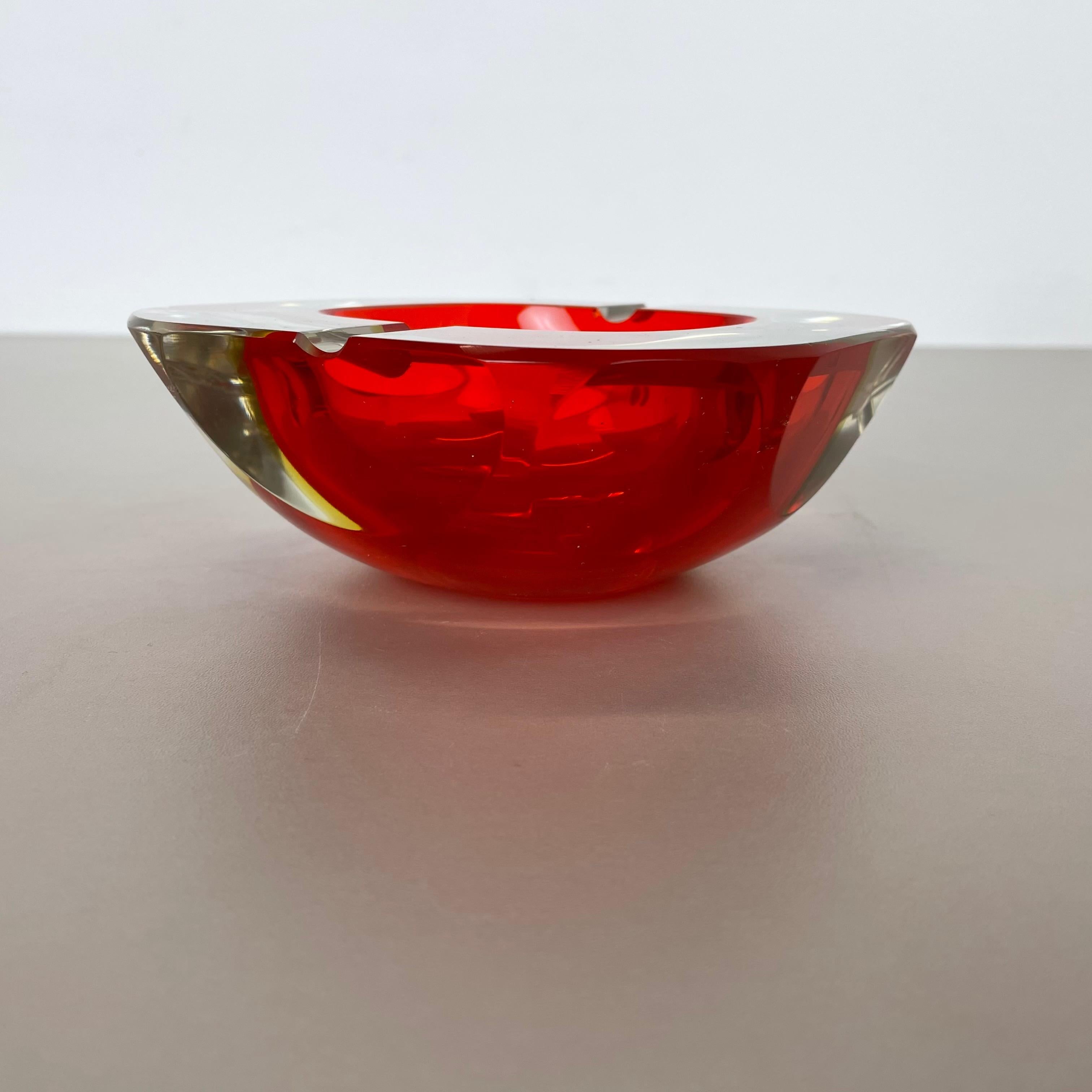20th Century 1, 6 kg Murano Glass Faceted Sommerso Bowl Element Ashtray, Murano, Italy, 1970s For Sale