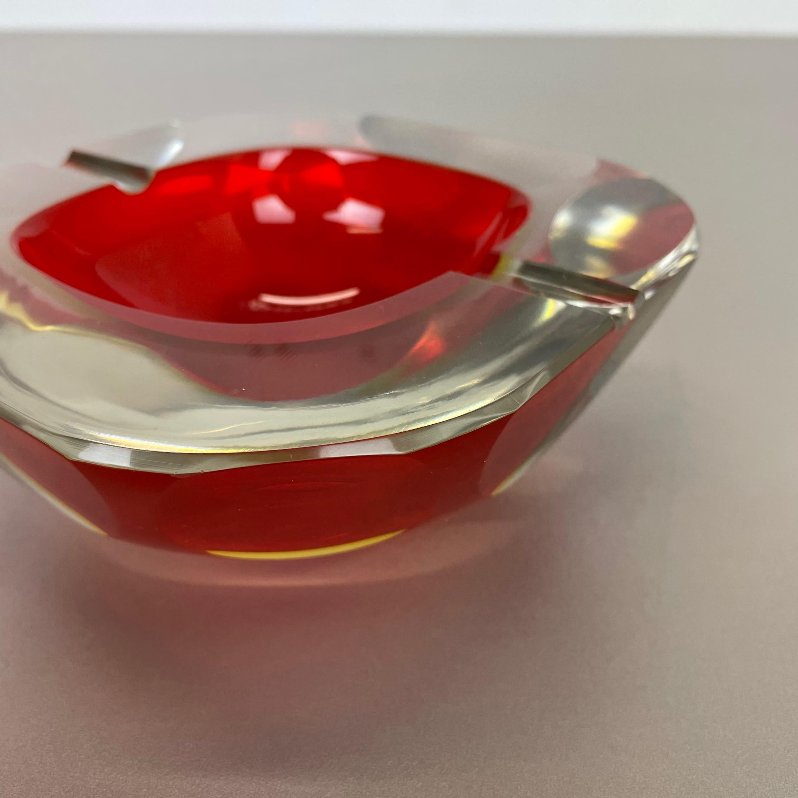 1, 6 kg Murano Glass Faceted Sommerso Bowl Element Ashtray, Murano, Italy, 1970s For Sale 2