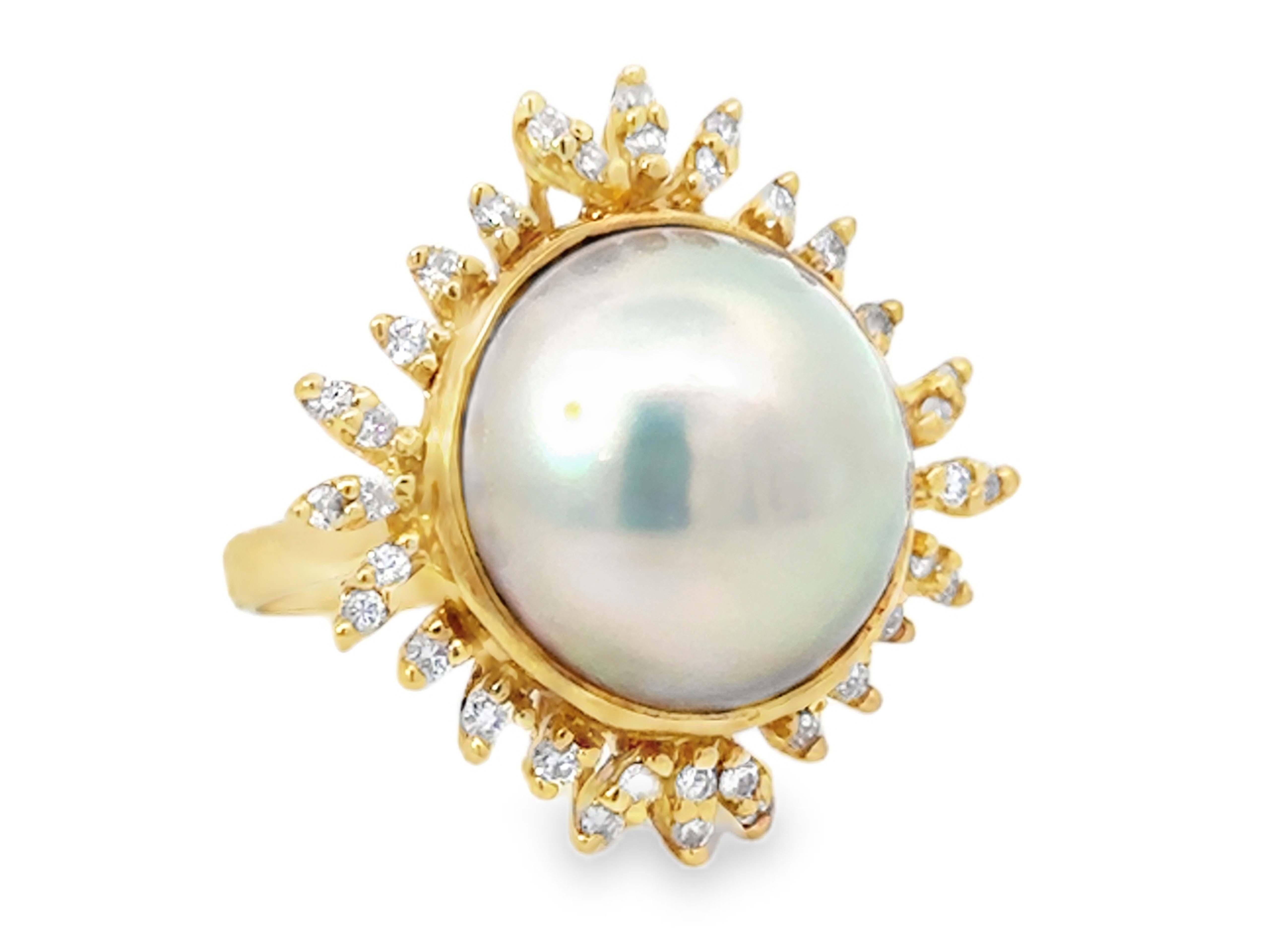 Taille brillant Bague de 16 mm en or jaune 18k avec halo de perles de Mabe et de diamants en vente