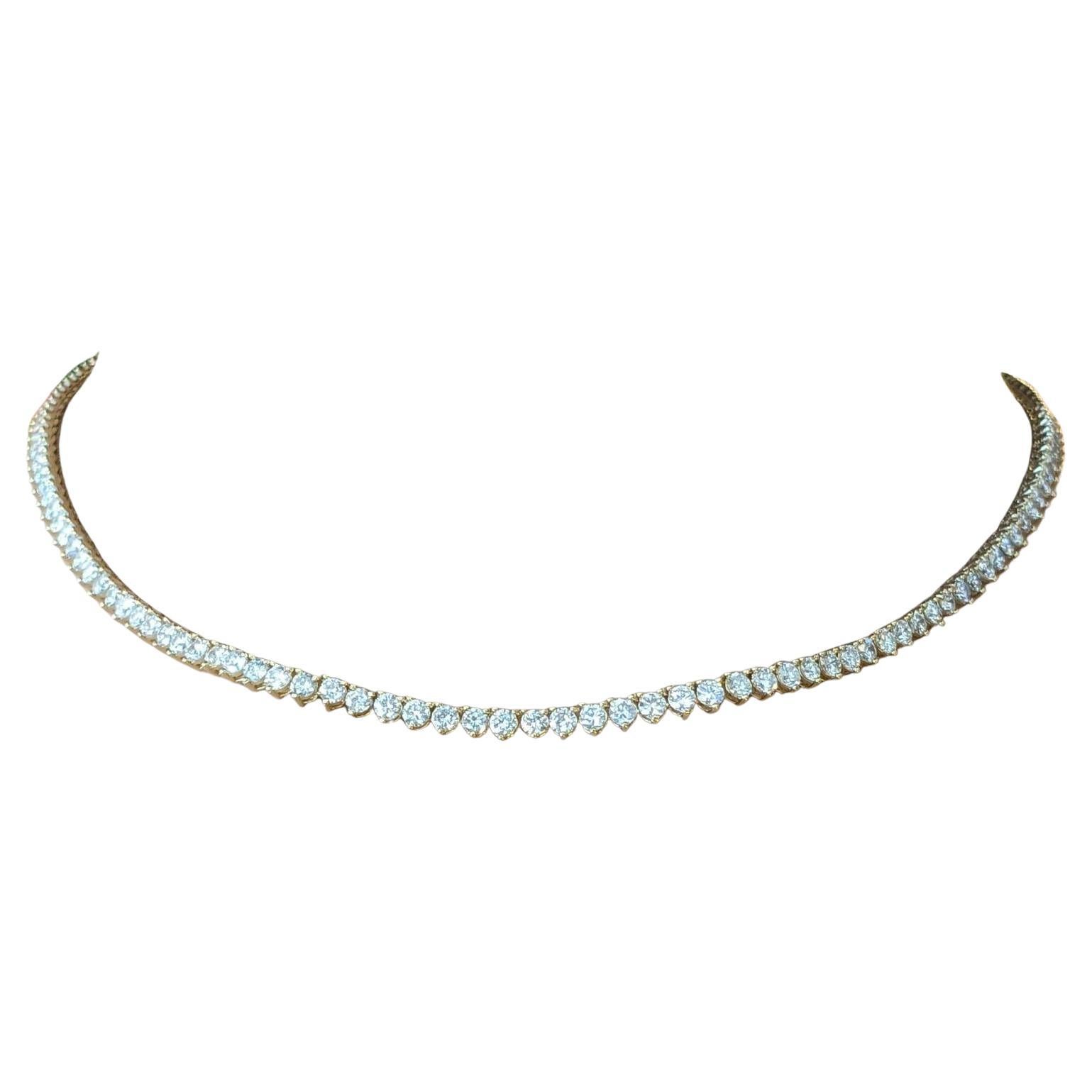 Collier de tennis 16" en or jaune 18k et diamant rond naturel 9.00 ctw en vente