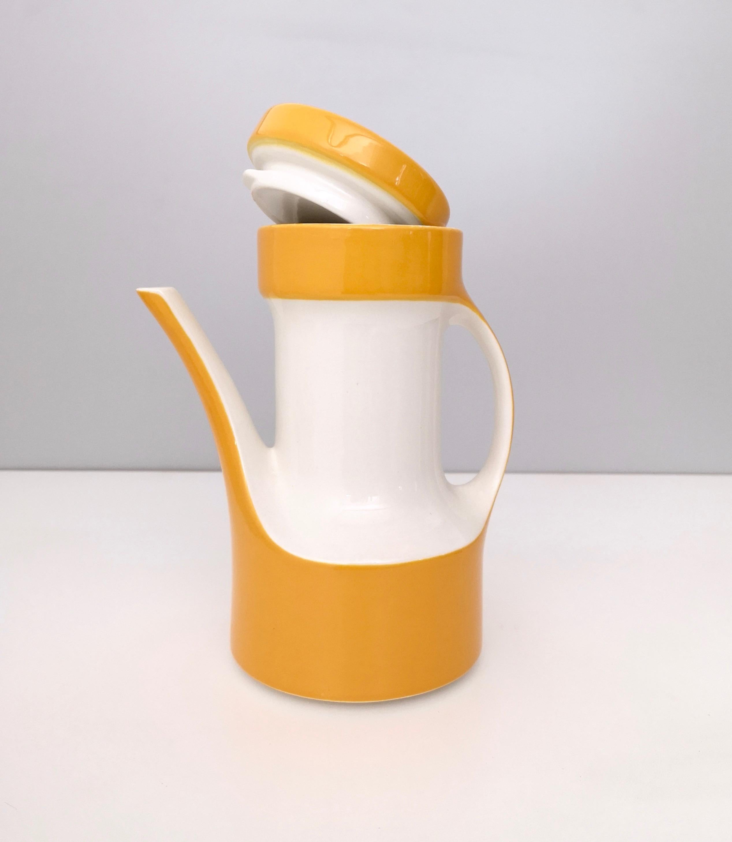 Post-Modern 16-Piece Coffee/Teapot Set by Riccardo Schweizer Prod. by Pagnossin Ceramica For Sale