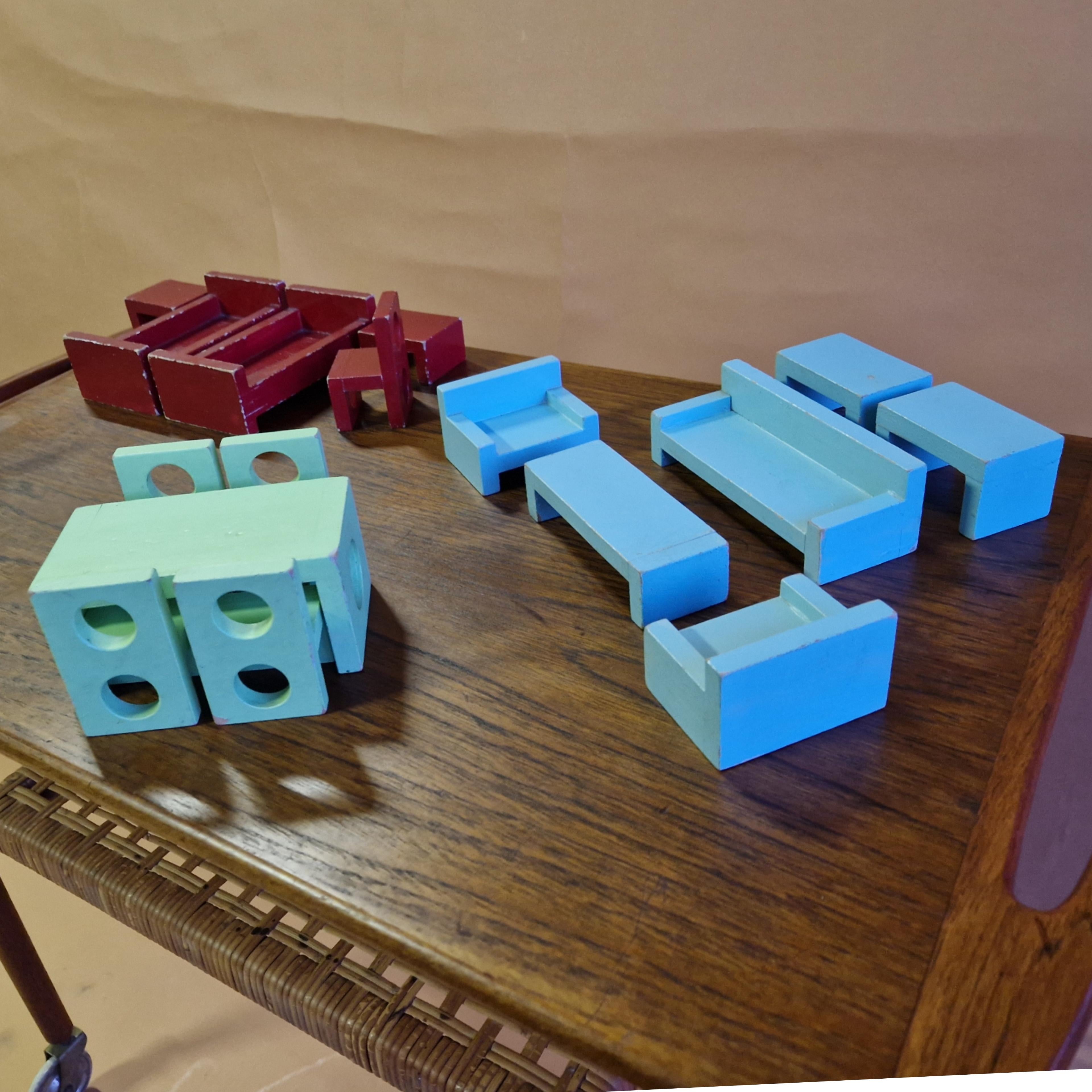 16 pieces miniature modernist furniture set, Niederlande 1920s im Zustand „Relativ gut“ im Angebot in ECHT, NL