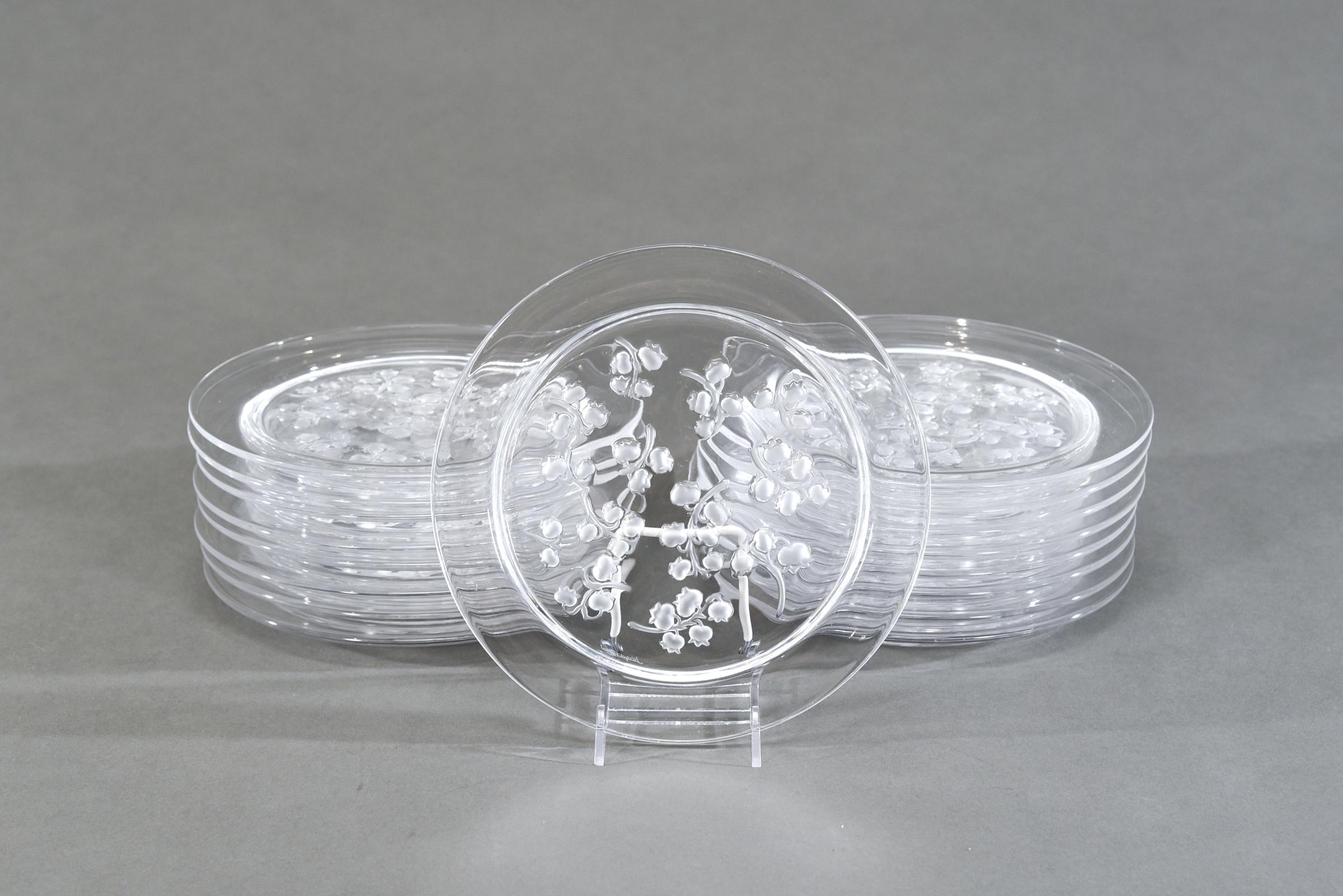 16 Platos de Postre de Cristal Lalique Firmados 