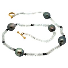 Collana con fili di perle di Tahiti e cristalli di rocca da 16" con chiusura a ginocchiera in oro 18k