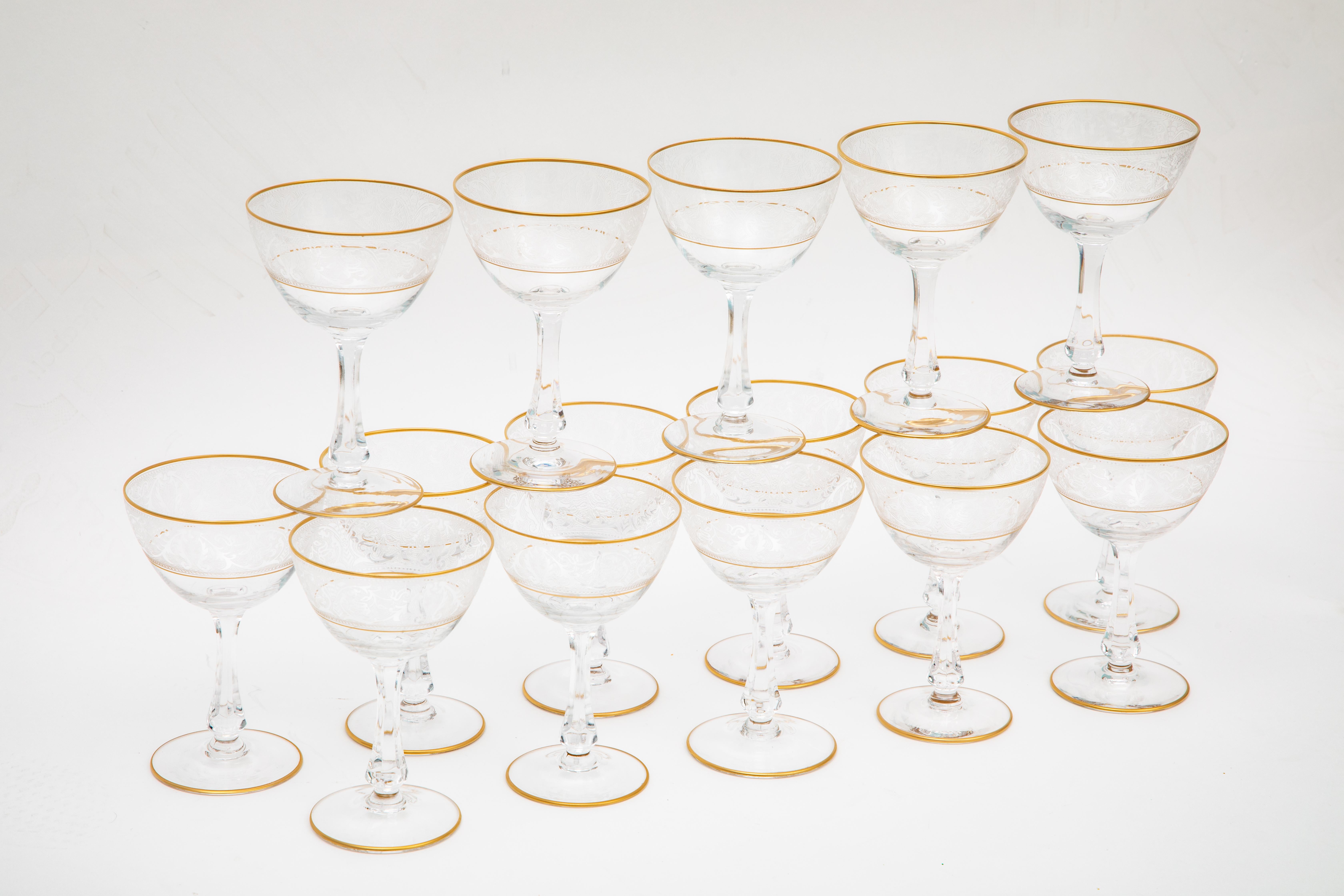 16 Copas de cóctel o de champán vintage con diseño grabado en oro de 24 quilates en venta 3
