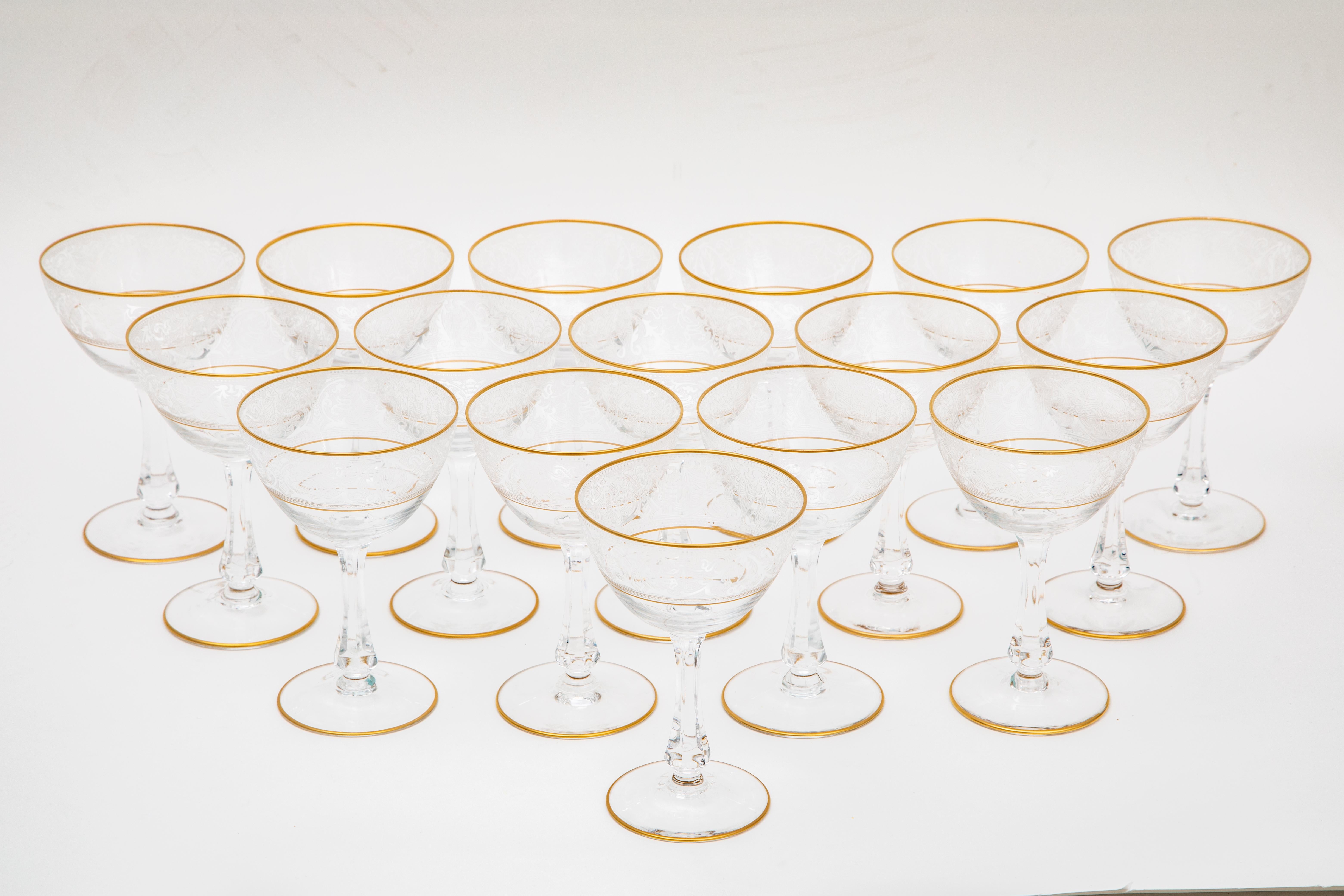 16 Copas de cóctel o de champán vintage con diseño grabado en oro de 24 quilates en venta 4