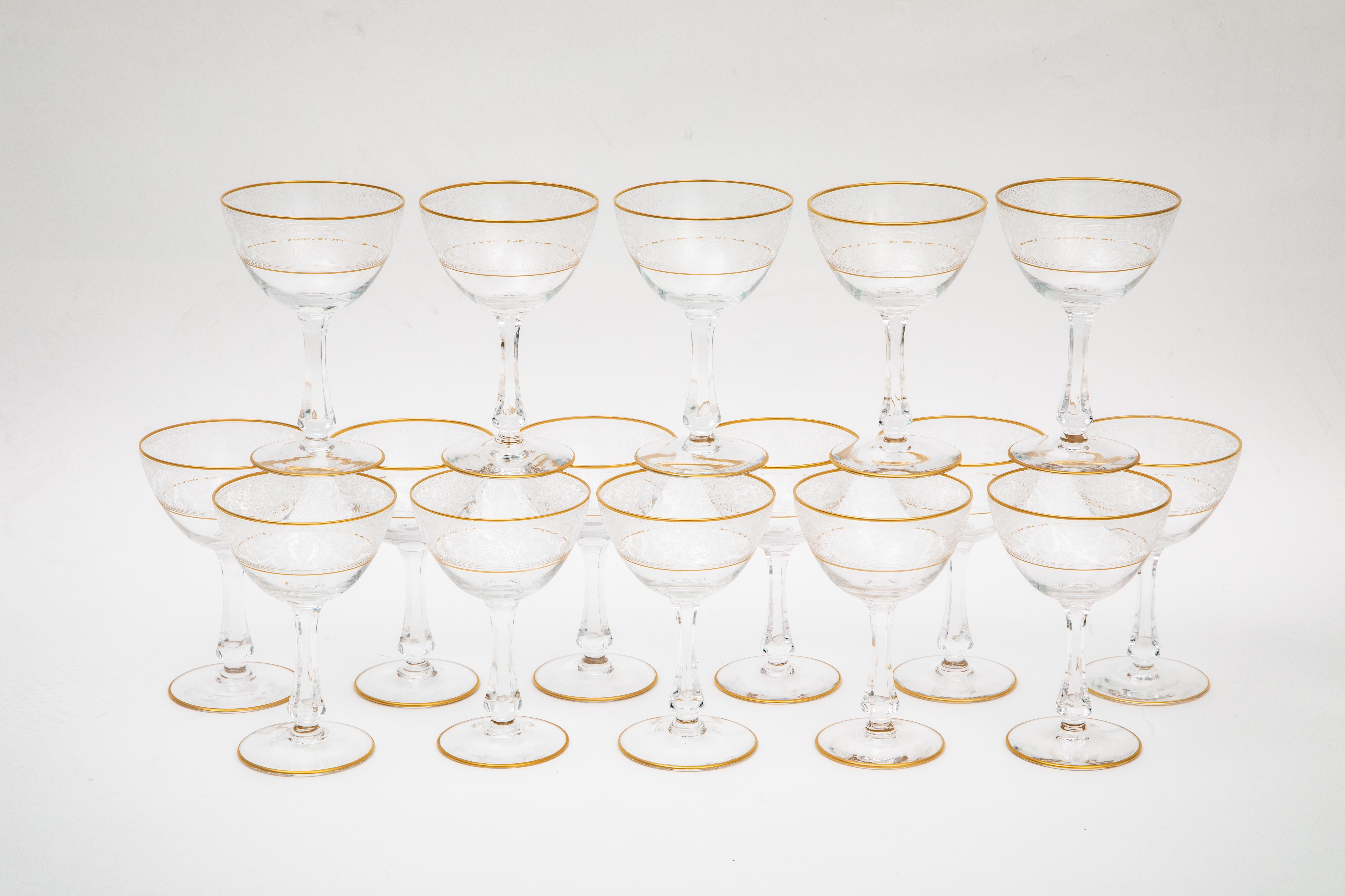16 Copas de cóctel o de champán vintage con diseño grabado en oro de 24 quilates en venta 2