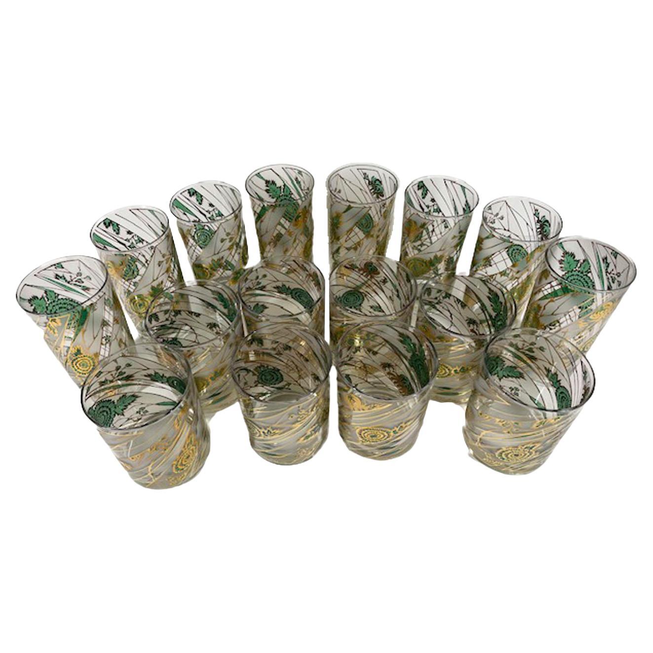 16 Vieux Culver LTD. 8 boules de haut et 8 rochers avec chrysanthèmes vert émeraude  en vente