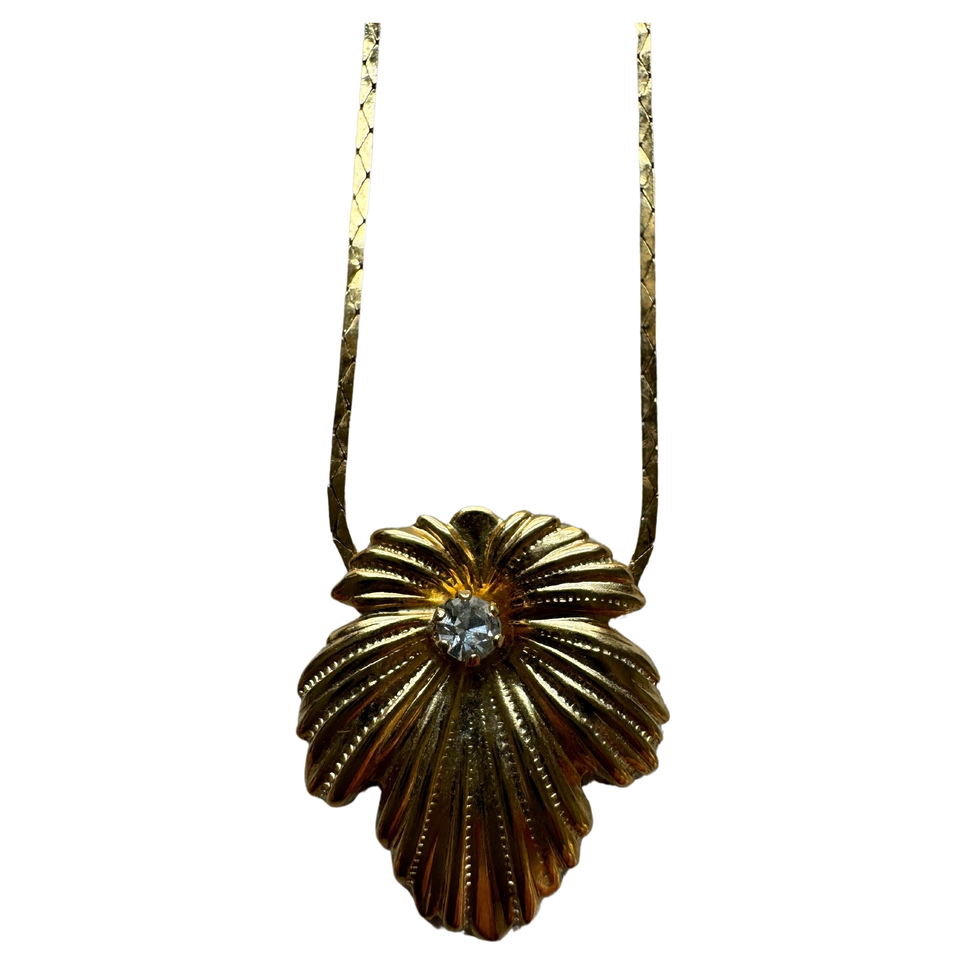 Collana di foglie di palma placcate in oro vintage da 16" con pietra di topazio bianco in vendita