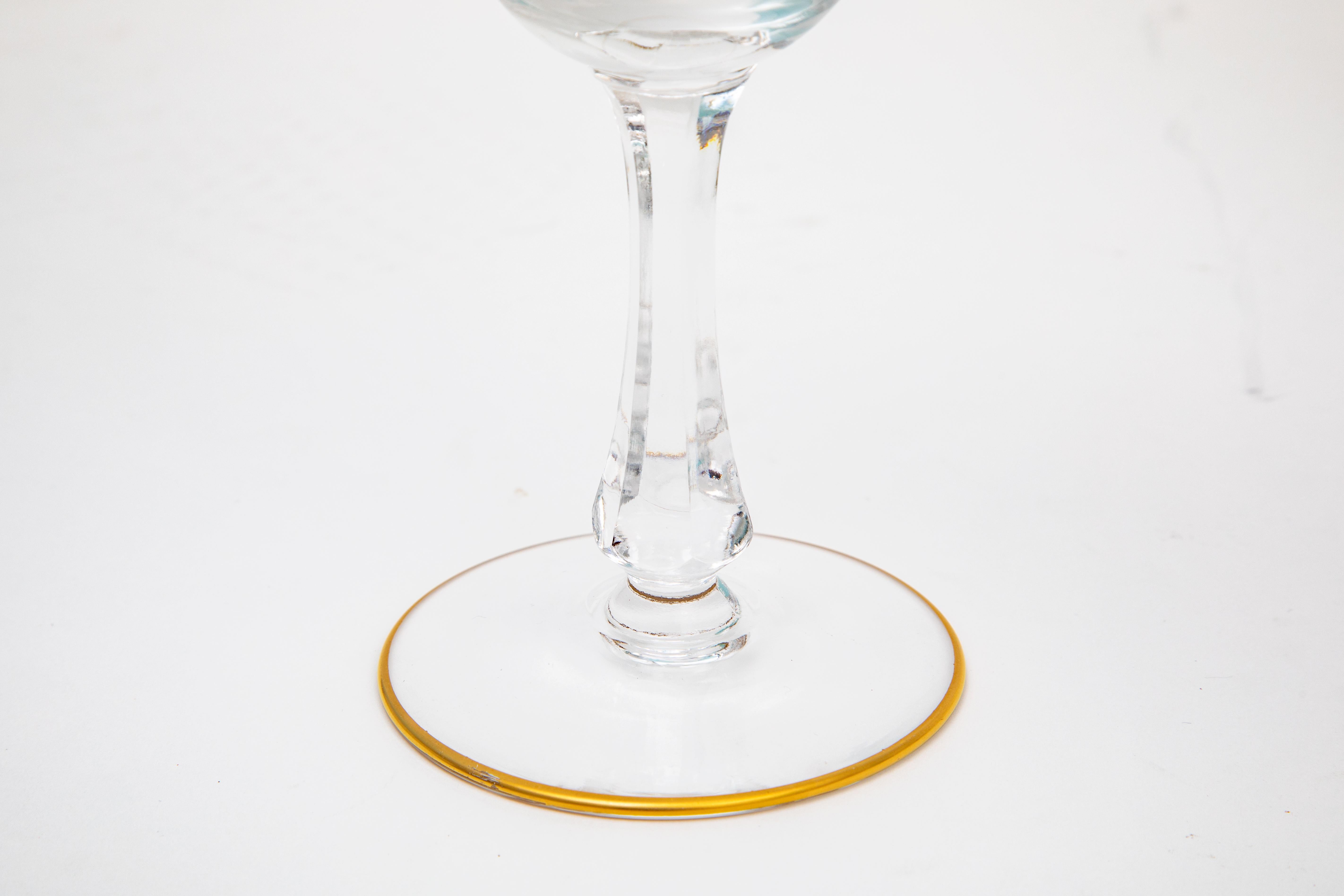 16 Vintage Weingläser, doppelter 24 Karat Goldrand mit geätztem Design und geschliffenem Stem im Angebot 5