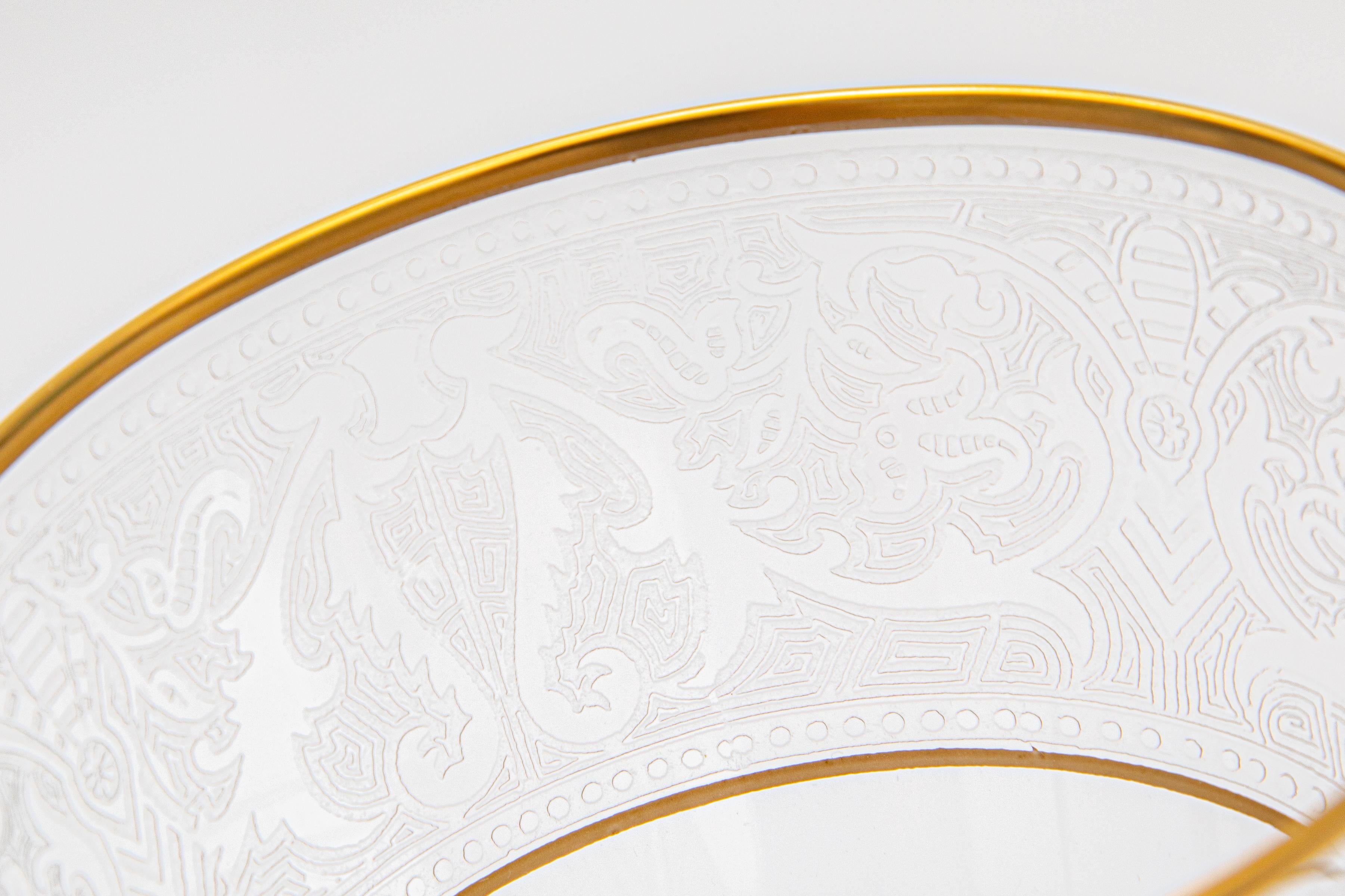 16 Vintage Weingläser, doppelter 24 Karat Goldrand mit geätztem Design und geschliffenem Stem im Angebot 3