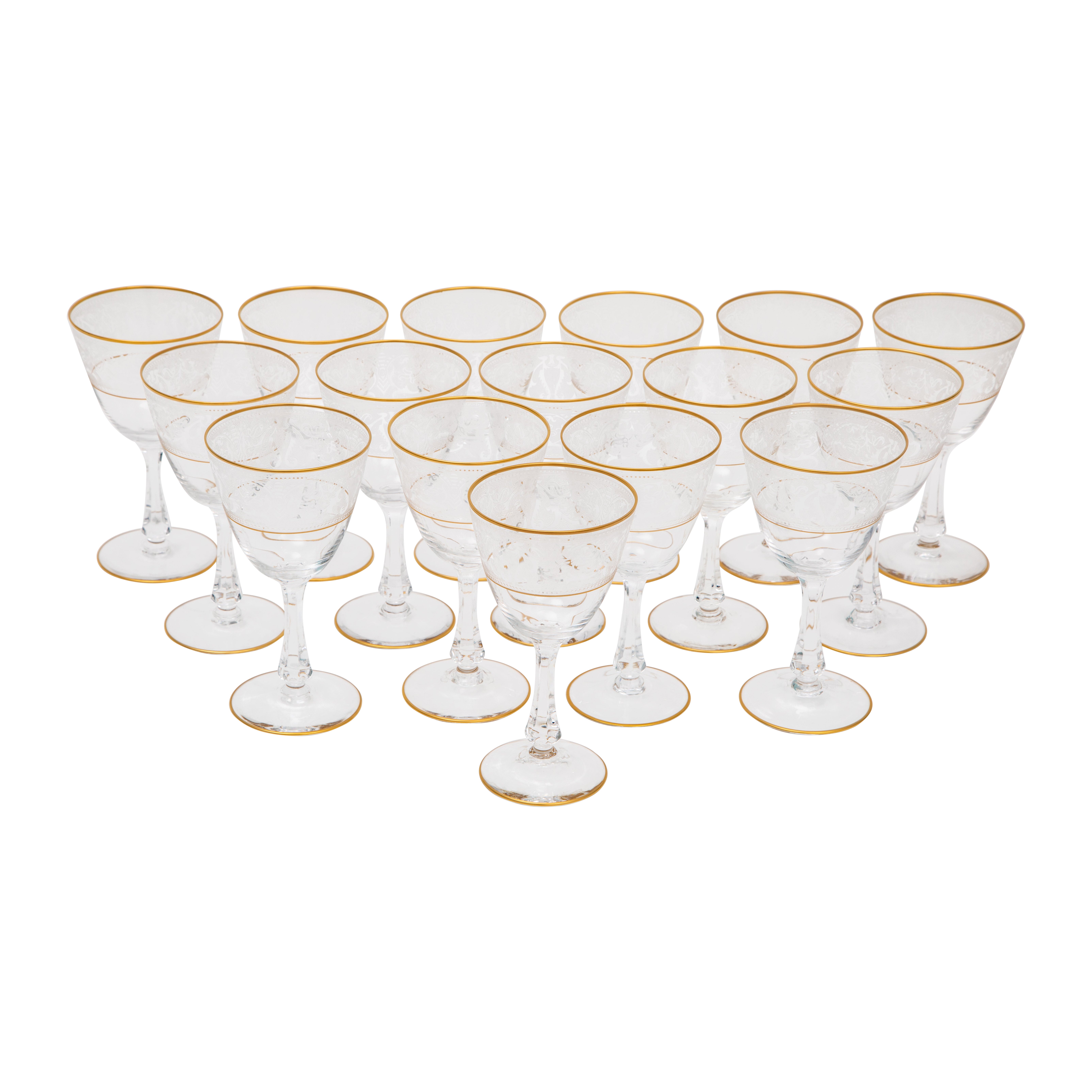 16 Vintage Weingläser, doppelter 24 Karat Goldrand mit geätztem Design und geschliffenem Stem