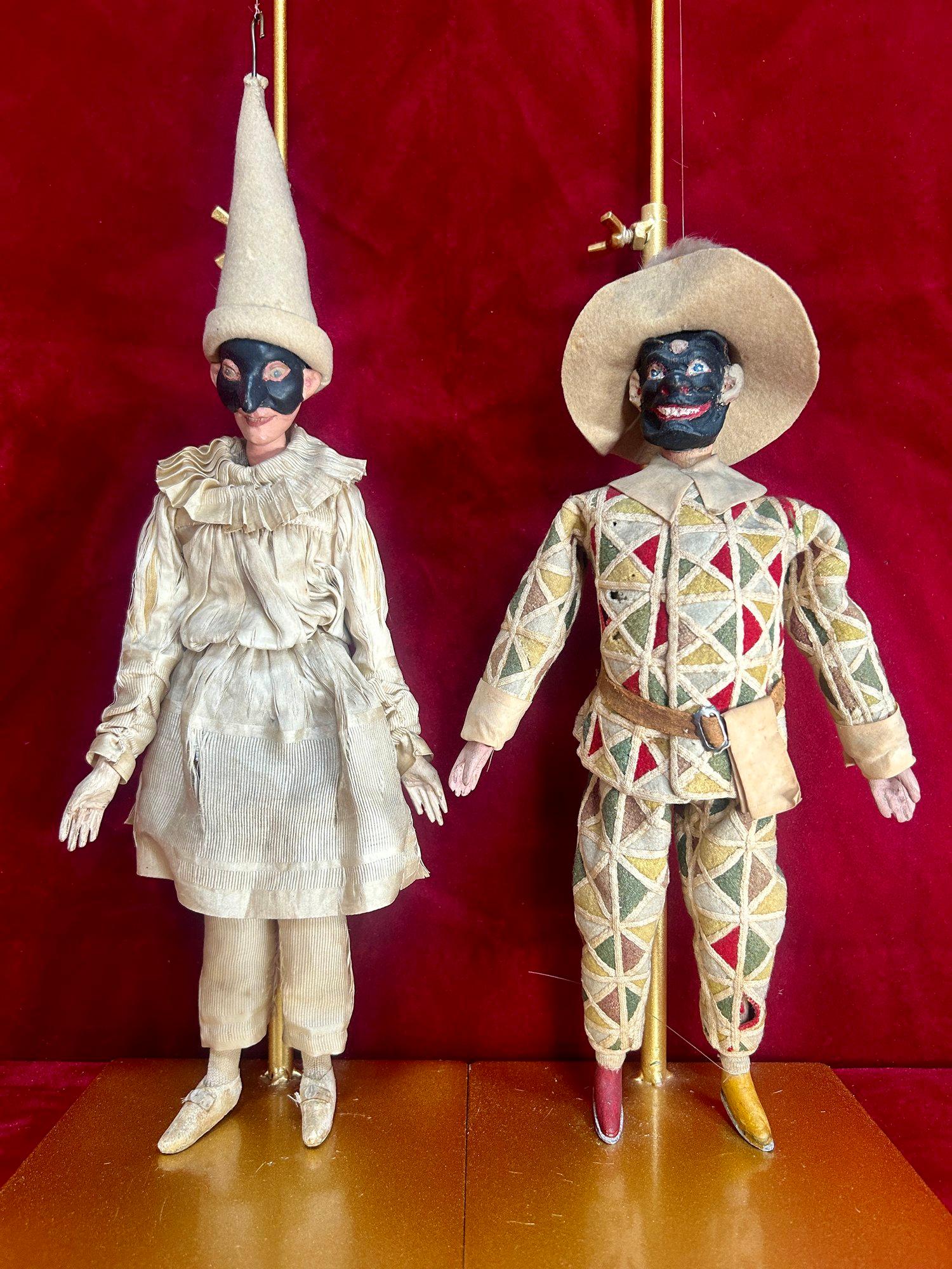 16 x Venezianische Marionettenpuppen aus dem 18. Jahrhundert aus dem Commedia dell'arte Theater (Handgeschnitzt) im Angebot