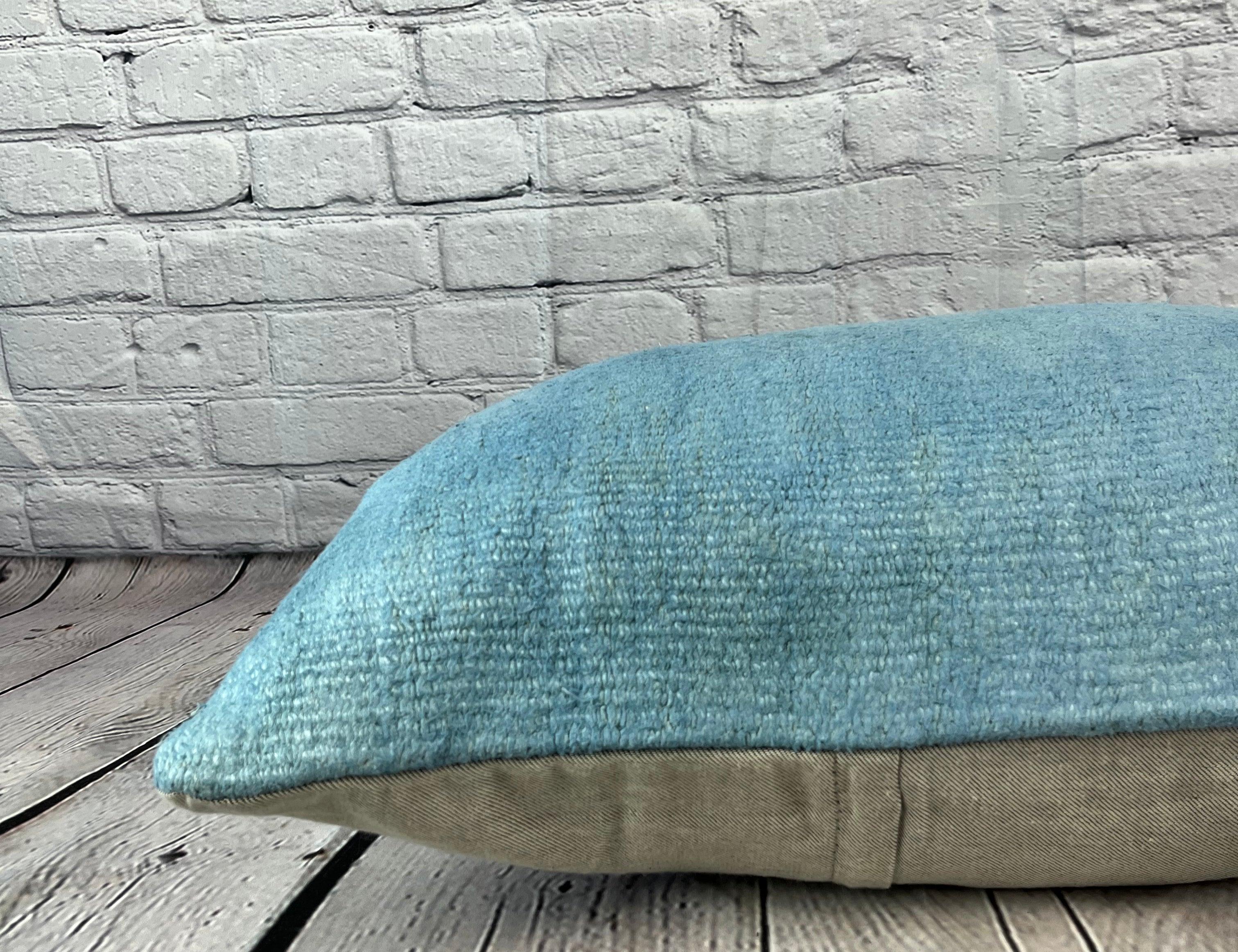 Noué à la main Coussin d'oreiller turc coussin bleu naturel 16 x 24 n° 6219 en vente