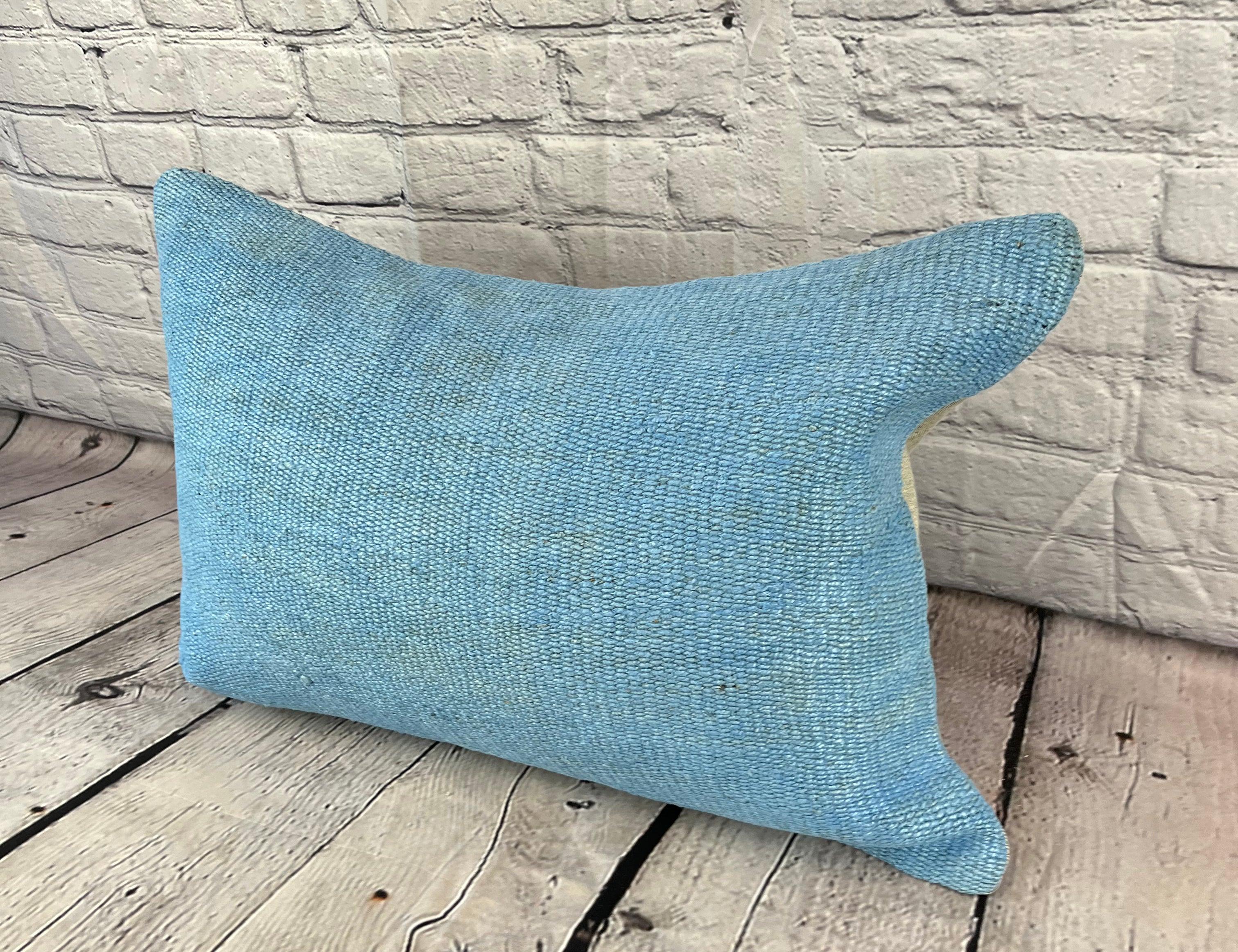 16 x 24 Almohada de cáñamo Cojín turco Funda de cojín azul natural #6227 Eleva la decoración de tu hogar con nuestra Almohada de cáñamo Cojín turco. Esta exquisita funda de almohada, meticulosamente tejida a mano, añade un toque de elegancia y