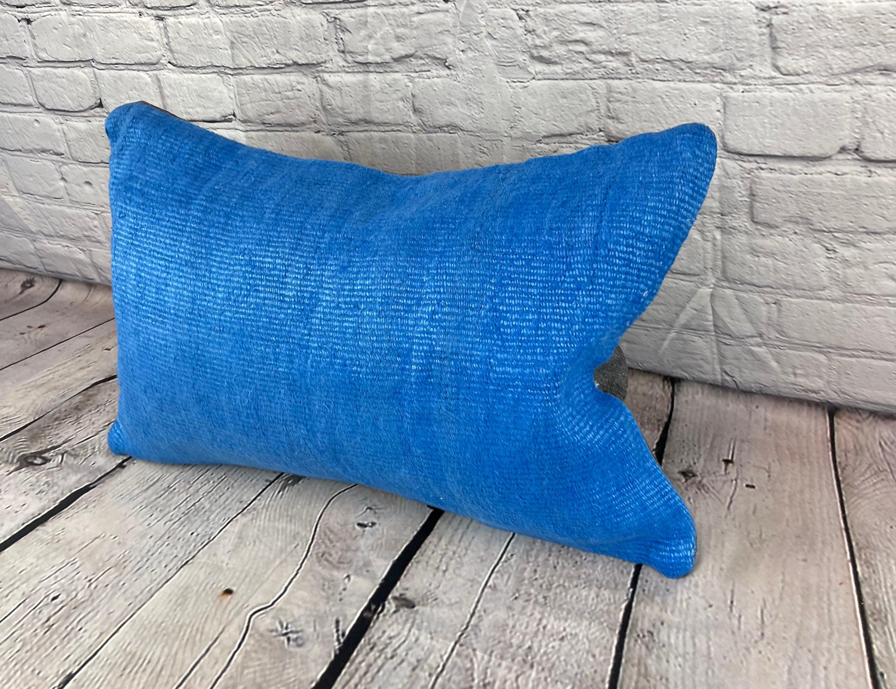 16 x 24 Cojín de cáñamo Cojín turco Funda de cojín azul natural #6241 Eleva la decoración de tu hogar con nuestro cojín de cáñamo Cojín turco. Esta exquisita funda de almohada, meticulosamente tejida a mano, añade un toque de elegancia y