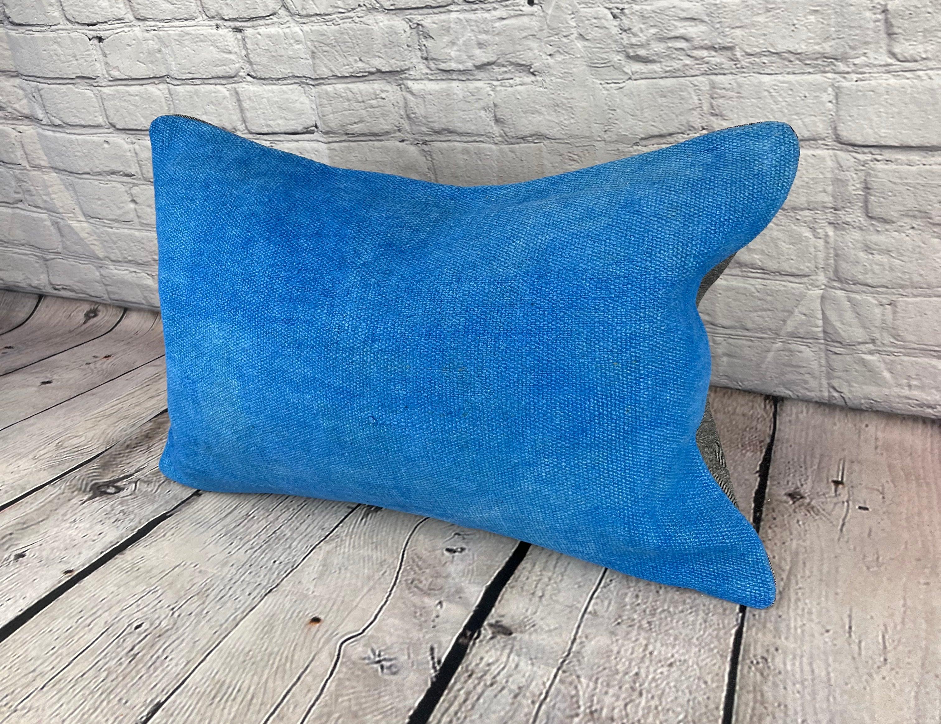 16 x 24 Cojín de cáñamo Cojín turco Funda de cojín azul natural #6256 Eleva la decoración de tu hogar con nuestro cojín de cáñamo Cojín turco. Esta exquisita funda de almohada, meticulosamente tejida a mano, añade un toque de elegancia y