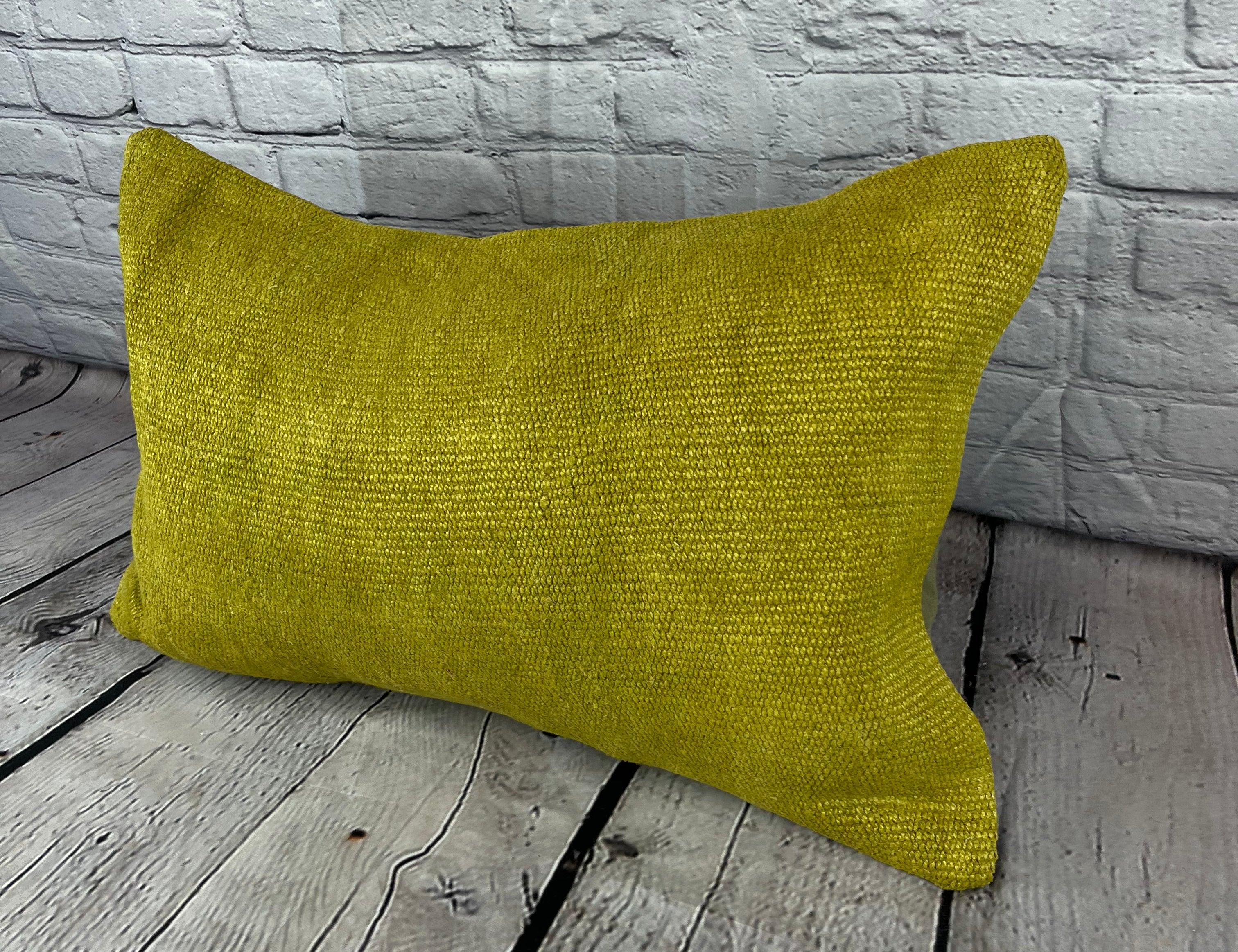 16 x 24 Hanf Kissen Türkisches Kissen Natürliches Grünes Kissen Kissenbezug #6372 Erhöhen Sie Ihr Heimdekor mit unserem Hanf Kissen Türkisches Kissen. Dieser exquisite, sorgfältig handgewebte Kissenbezug verleiht jedem Raum einen Hauch von Eleganz