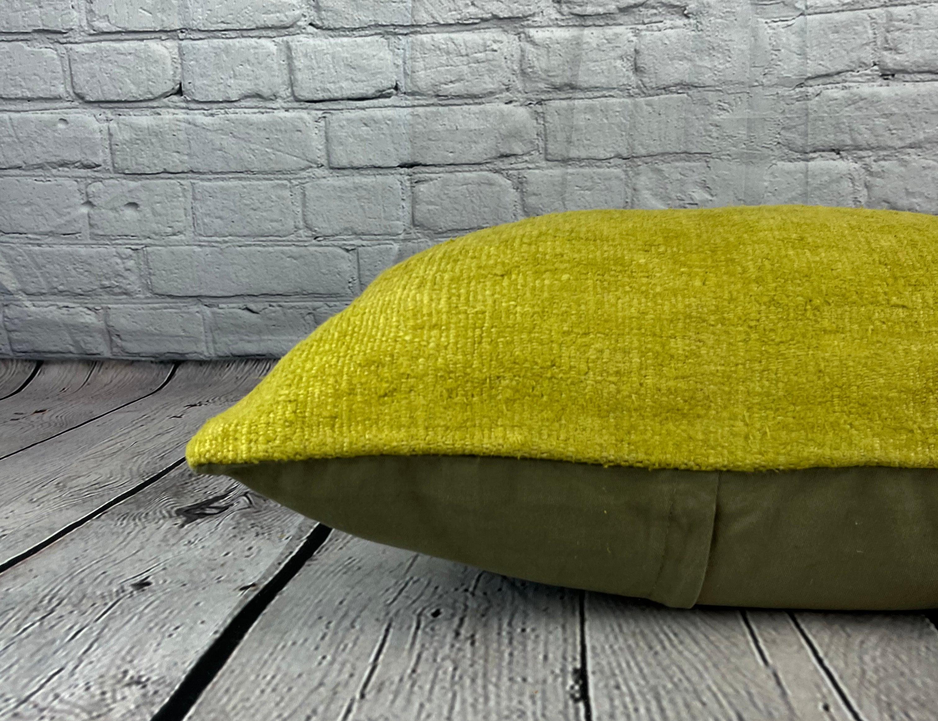 Noué à la main Coussin d'oreiller turc coussin vert naturel 16 x 24 n°6382 en vente