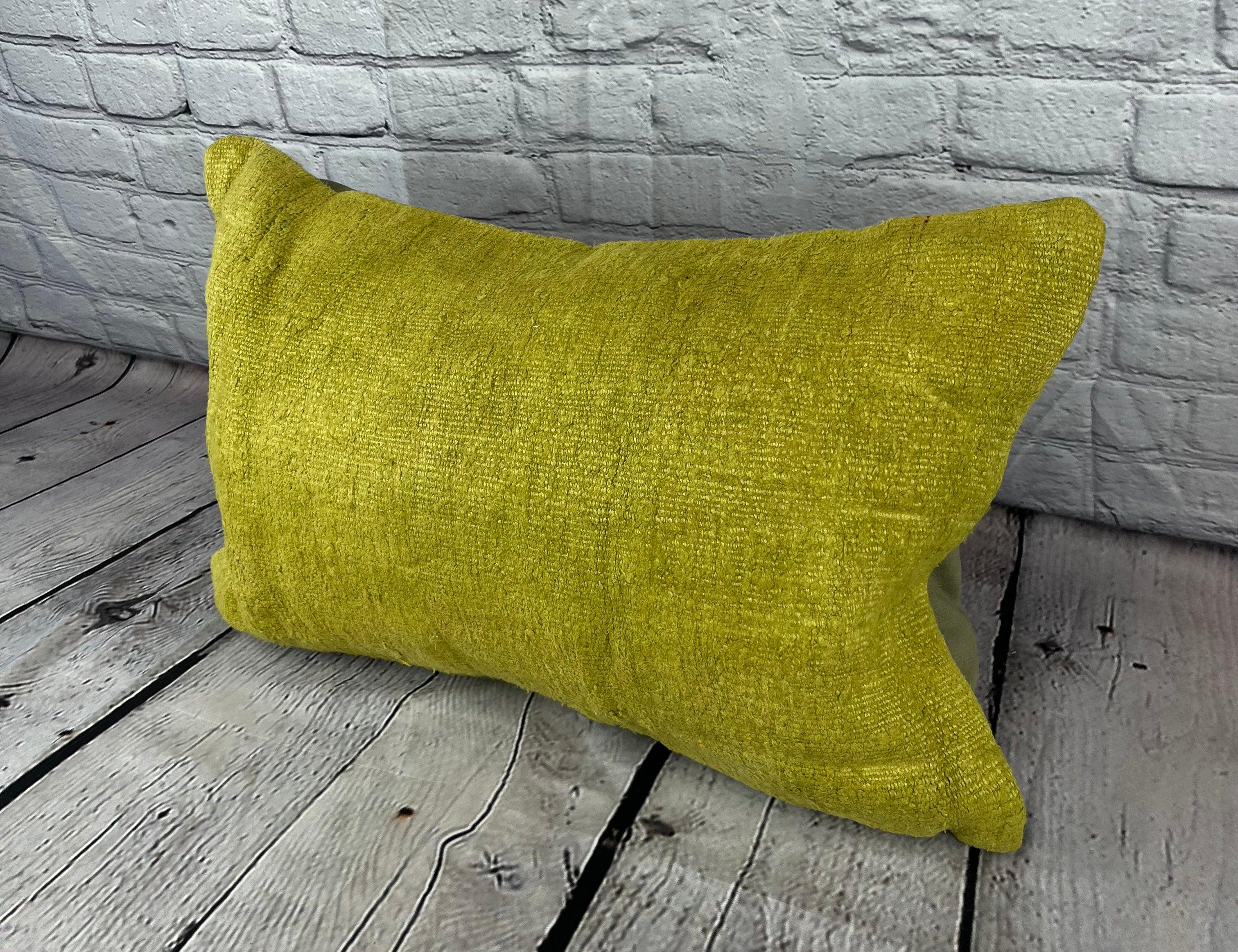16 x 24 Hempe Pillow Turkish Cushion Natural Green Pillow Cushion Cover #6384 Élevez votre décoration intérieure avec notre Hemp Pillow Turkish Cushion. Cette exquise housse de coussin, méticuleusement tissée à la main, ajoute une touche d'élégance